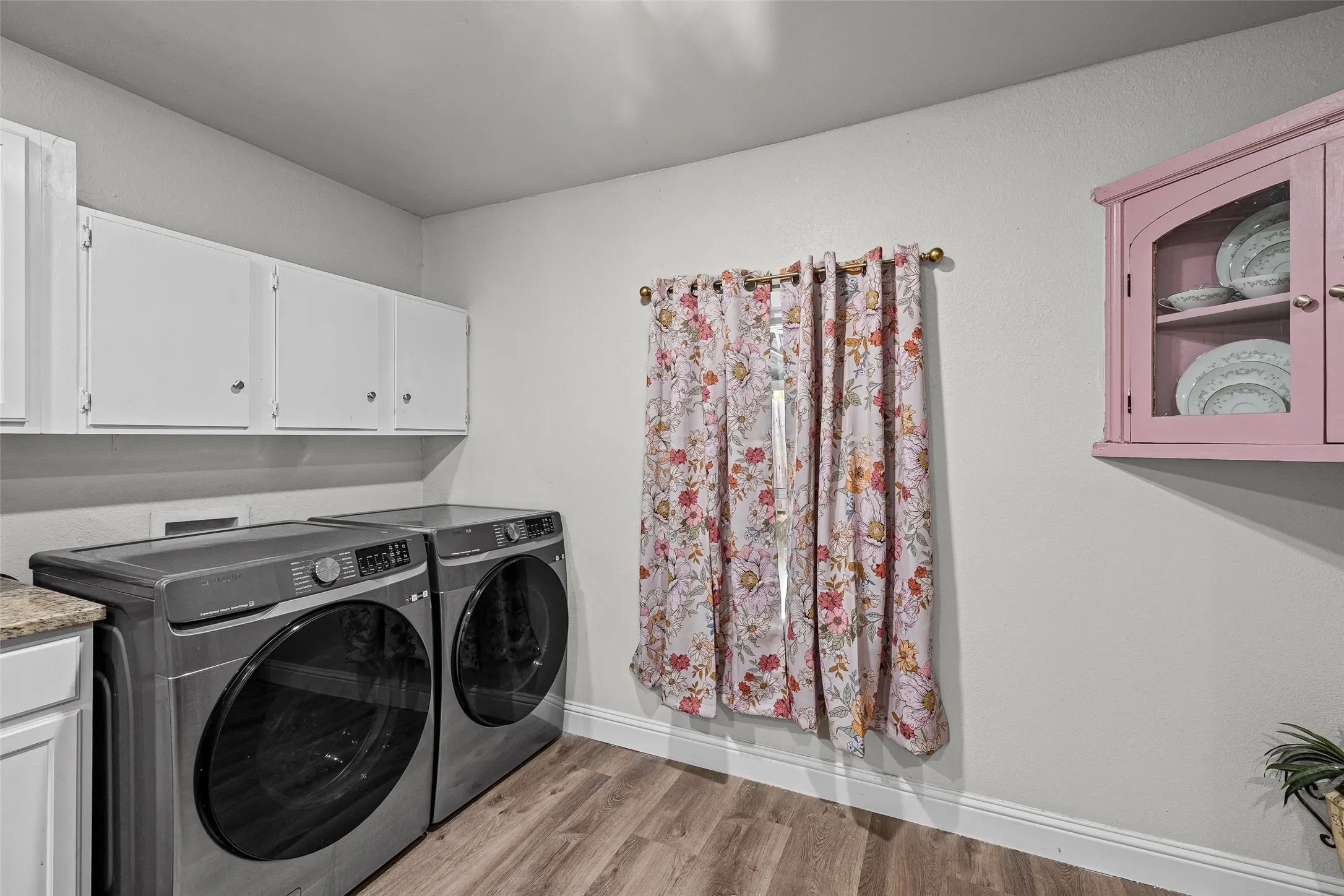 Single Family Residence For Sale in Tarrant County , 8311 Whitney Drive, White Settlement, Texas 76108, 3 Bedroom, 1 Bathroom, 1 Garage spaces, 1,193 Sqft, built in 1947, mls#21393541, Real Estate Agent in White Settlement, Homes For Sale in Tarrant county, Homes For Sale in White Settlement, Realtor in White Settlement Texas, Real Estate Brokerage Independent Realty Texas, Luminita Cordes Realtor