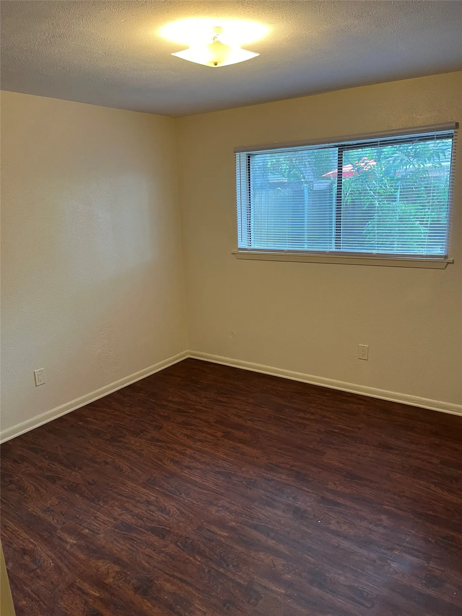 Duplex For Sale in Navarro County , 300-302 Northwood Boulevard, Corsicana, Texas 75110, 4 Bedroom, 2 Bathroom, Garage spaces, 0 Sqft, built in 1975, mls#21385456, Real Estate Agent in Corsicana, Homes For Sale in Navarro county, Homes For Sale in Corsicana, Realtor in Corsicana Texas, Real Estate Brokerage Independent Realty Texas, Luminita Cordes Realtor