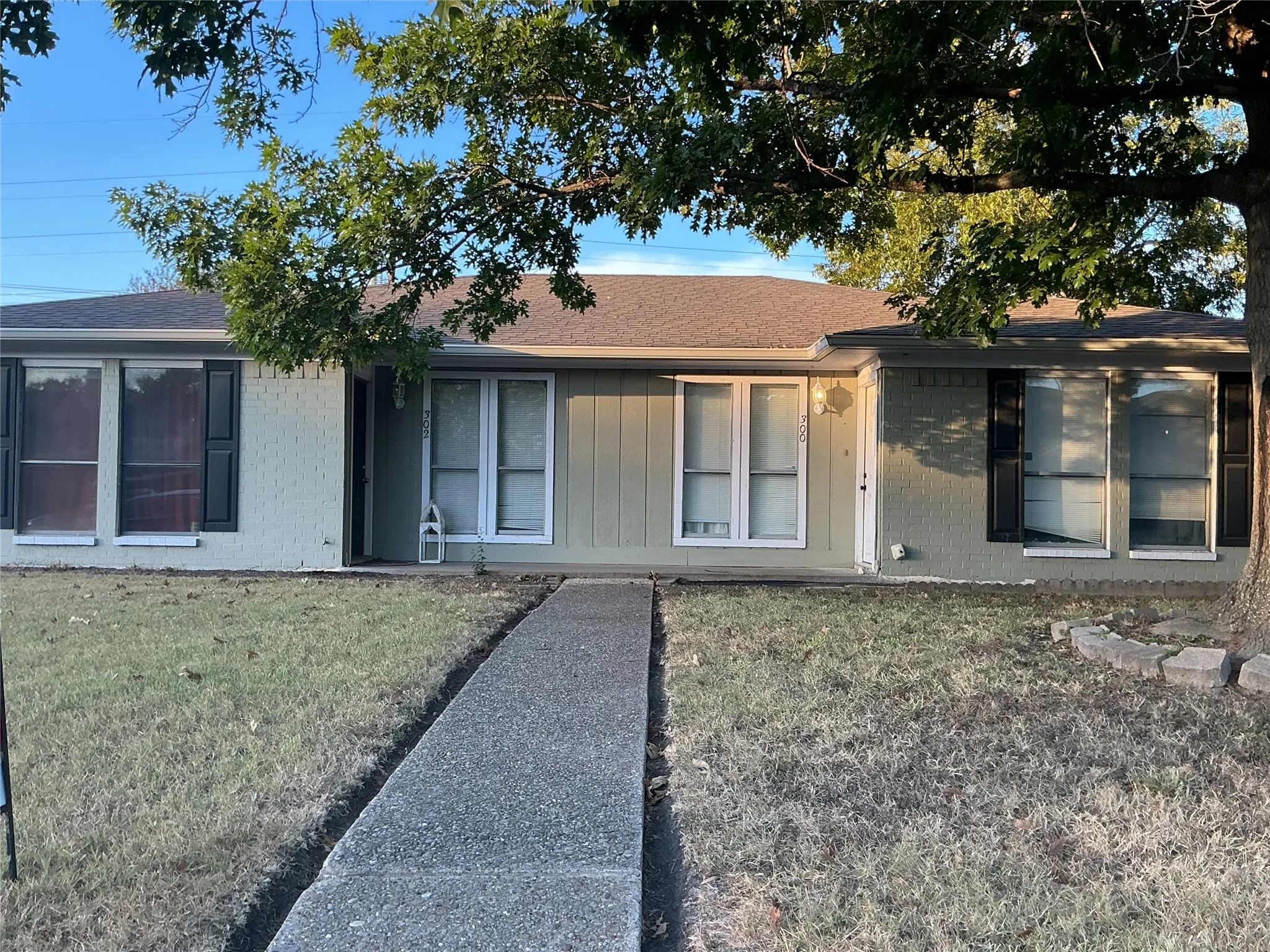 Duplex For Sale in Navarro County , 300-302 Northwood Boulevard, Corsicana, Texas 75110, 4 Bedroom, 2 Bathroom, Garage spaces, 0 Sqft, built in 1975, mls#21385456, Real Estate Agent in Corsicana, Homes For Sale in Navarro county, Homes For Sale in Corsicana, Realtor in Corsicana Texas, Real Estate Brokerage Independent Realty Texas, Luminita Cordes Realtor