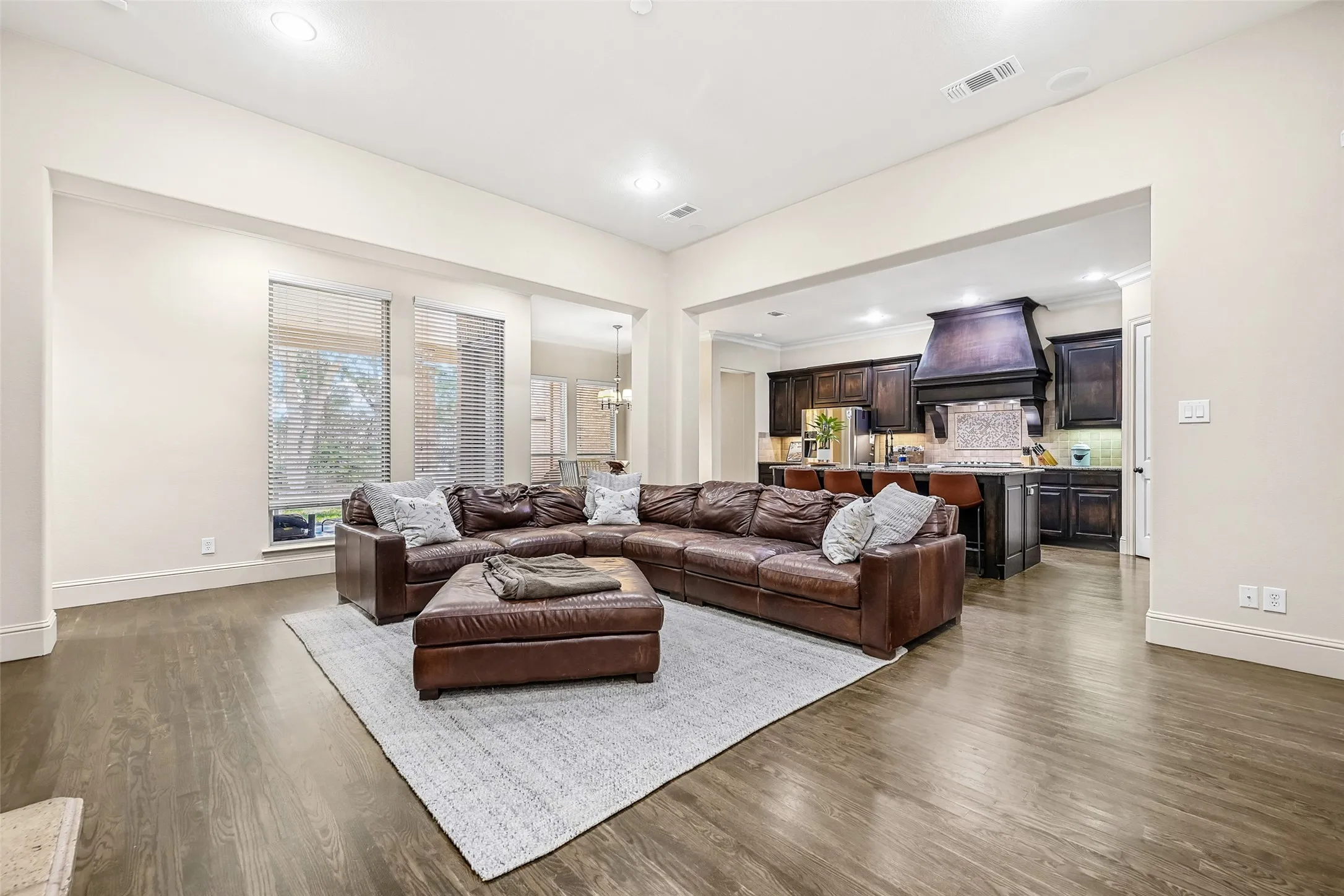 Single Family Residence For Sale in Collin County , 840 Butchart Drive, Prosper, Texas 75078, 4 Bedroom, 4 Bathroom, 3 Garage spaces, 3,405 Sqft, built in 2008, mls#21386203, Real Estate Agent in Prosper, Homes For Sale in Collin county, Homes For Sale in Prosper, Realtor in Prosper Texas, Real Estate Brokerage Independent Realty Texas, Luminita Cordes Realtor