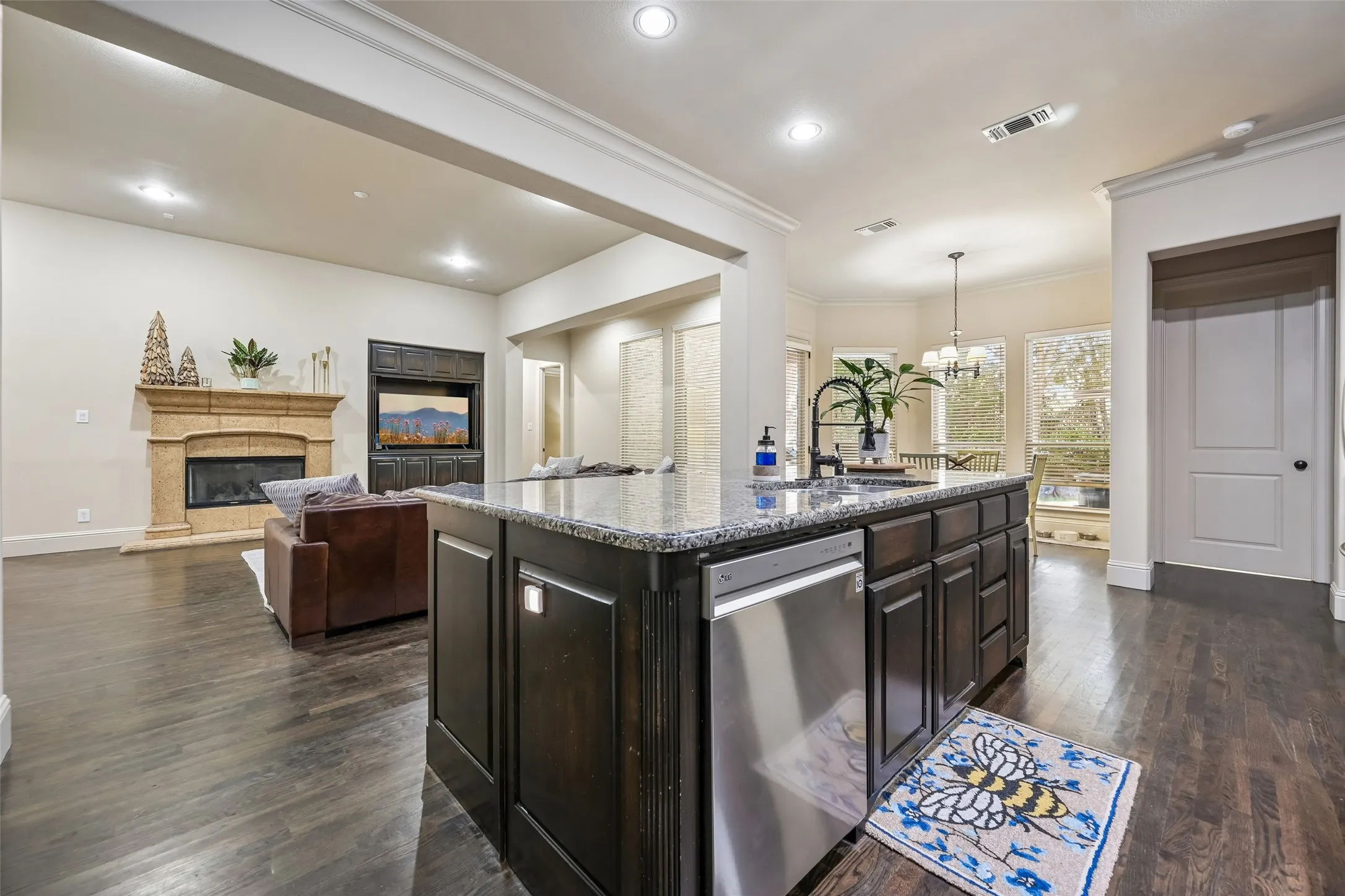 Single Family Residence For Sale in Collin County , 840 Butchart Drive, Prosper, Texas 75078, 4 Bedroom, 4 Bathroom, 3 Garage spaces, 3,405 Sqft, built in 2008, mls#21386203, Real Estate Agent in Prosper, Homes For Sale in Collin county, Homes For Sale in Prosper, Realtor in Prosper Texas, Real Estate Brokerage Independent Realty Texas, Luminita Cordes Realtor