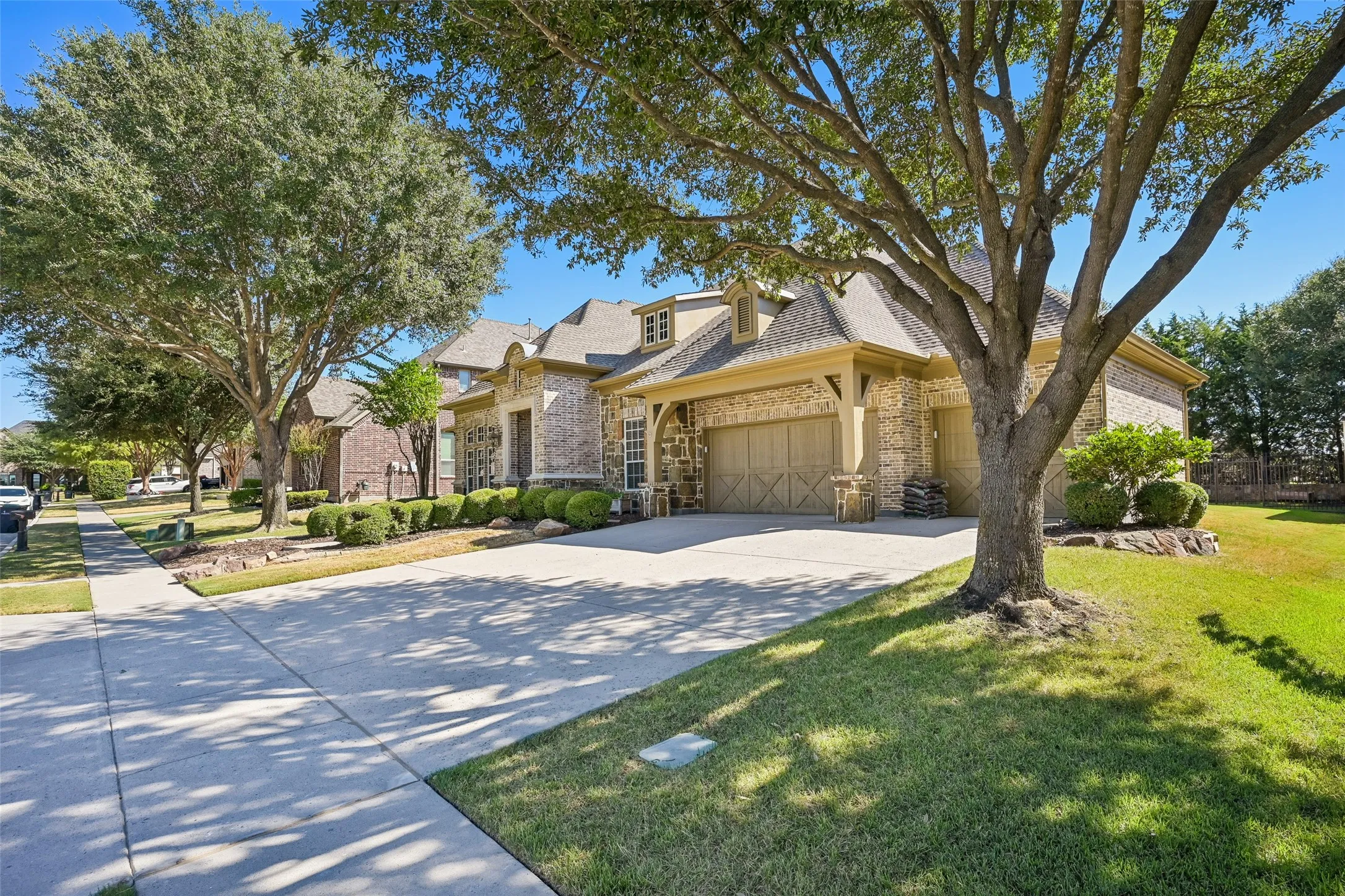 Single Family Residence For Sale in Collin County , 840 Butchart Drive, Prosper, Texas 75078, 4 Bedroom, 4 Bathroom, 3 Garage spaces, 3,405 Sqft, built in 2008, mls#21386203, Real Estate Agent in Prosper, Homes For Sale in Collin county, Homes For Sale in Prosper, Realtor in Prosper Texas, Real Estate Brokerage Independent Realty Texas, Luminita Cordes Realtor