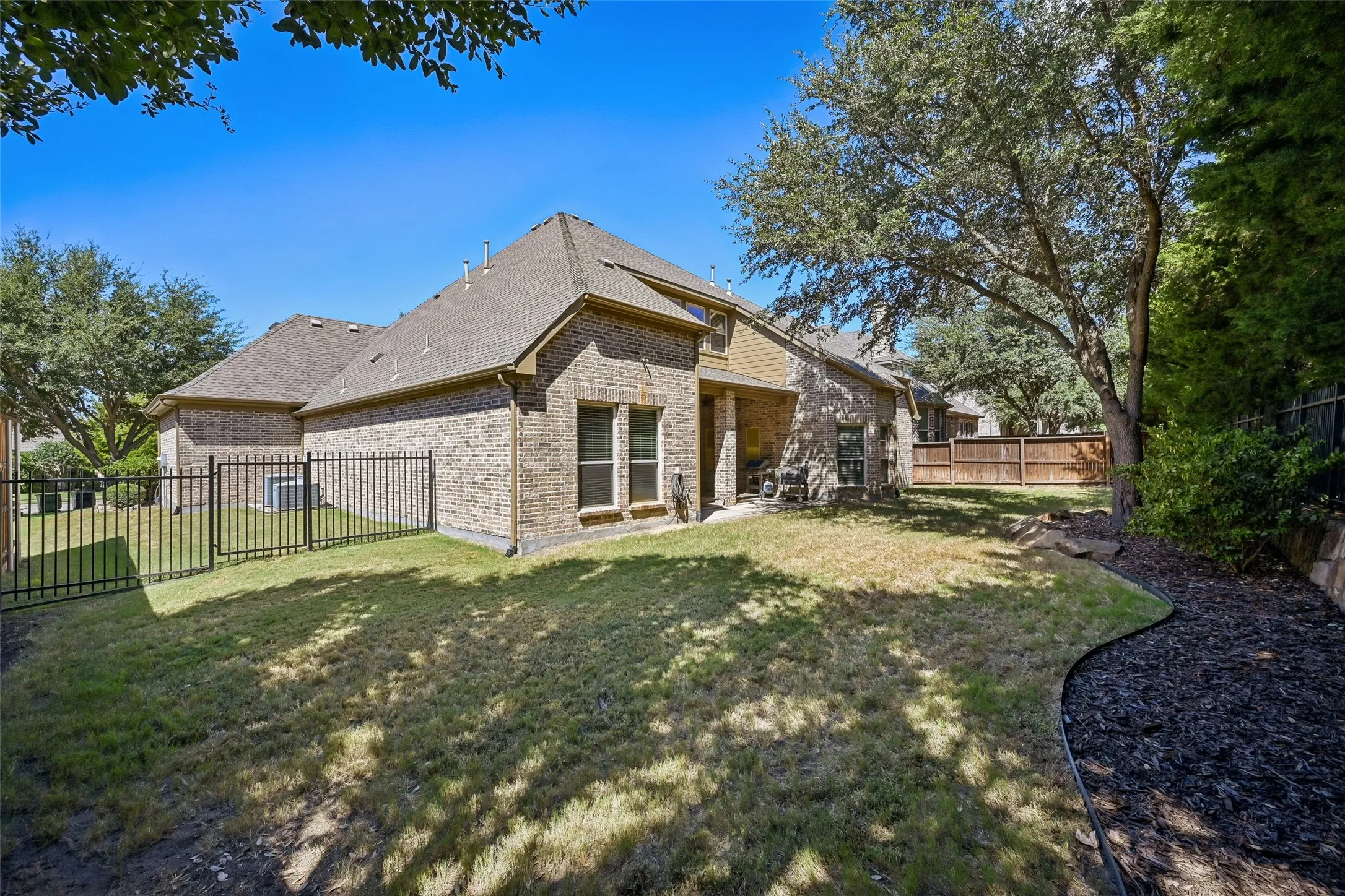 Single Family Residence For Sale in Collin County , 840 Butchart Drive, Prosper, Texas 75078, 4 Bedroom, 4 Bathroom, 3 Garage spaces, 3,405 Sqft, built in 2008, mls#21386203, Real Estate Agent in Prosper, Homes For Sale in Collin county, Homes For Sale in Prosper, Realtor in Prosper Texas, Real Estate Brokerage Independent Realty Texas, Luminita Cordes Realtor