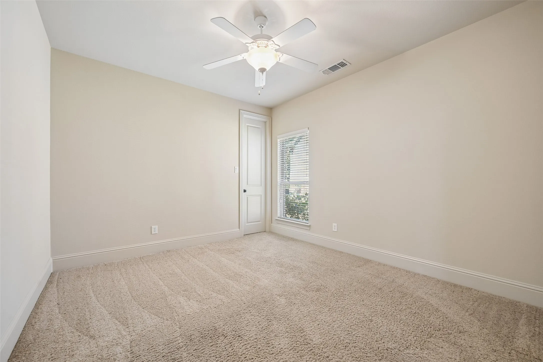 Single Family Residence For Sale in Collin County , 840 Butchart Drive, Prosper, Texas 75078, 4 Bedroom, 4 Bathroom, 3 Garage spaces, 3,405 Sqft, built in 2008, mls#21386203, Real Estate Agent in Prosper, Homes For Sale in Collin county, Homes For Sale in Prosper, Realtor in Prosper Texas, Real Estate Brokerage Independent Realty Texas, Luminita Cordes Realtor