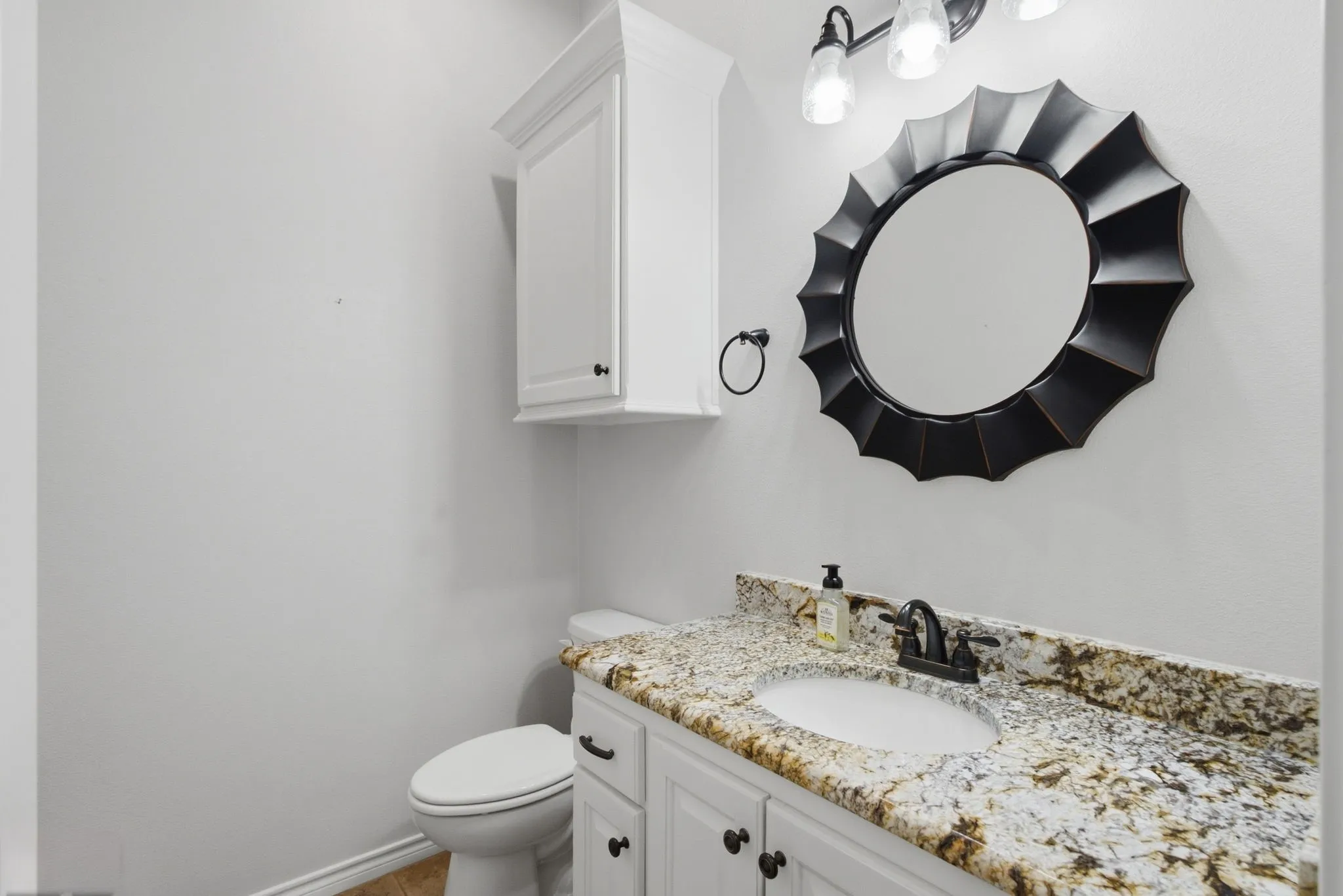 Single Family Residence For Sale in Wood County , 213 County Rd 2321, Mineola, Texas 75773, 4 Bedroom, 3 Bathroom, 2 Garage spaces, 2,415 Sqft, built in 2015, mls#21393285, Real Estate Agent in Mineola, Homes For Sale in Wood county, Homes For Sale in Mineola, Realtor in Mineola Texas, Real Estate Brokerage Independent Realty Texas, Luminita Cordes Realtor