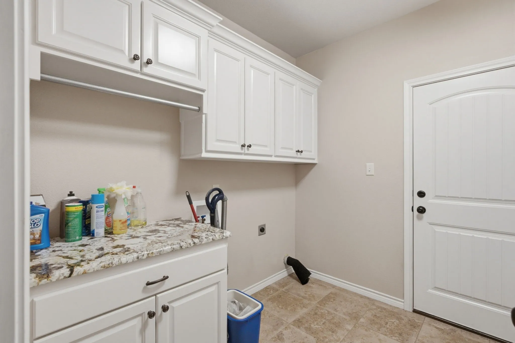 Single Family Residence For Sale in Wood County , 213 County Rd 2321, Mineola, Texas 75773, 4 Bedroom, 3 Bathroom, 2 Garage spaces, 2,415 Sqft, built in 2015, mls#21393285, Real Estate Agent in Mineola, Homes For Sale in Wood county, Homes For Sale in Mineola, Realtor in Mineola Texas, Real Estate Brokerage Independent Realty Texas, Luminita Cordes Realtor
