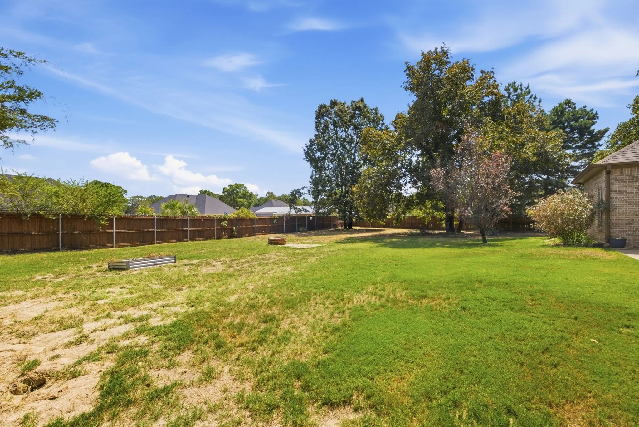 Single Family Residence For Sale in Wood County , 213 County Rd 2321, Mineola, Texas 75773, 4 Bedroom, 3 Bathroom, 2 Garage spaces, 2,415 Sqft, built in 2015, mls#21393285, Real Estate Agent in Mineola, Homes For Sale in Wood county, Homes For Sale in Mineola, Realtor in Mineola Texas, Real Estate Brokerage Independent Realty Texas, Luminita Cordes Realtor