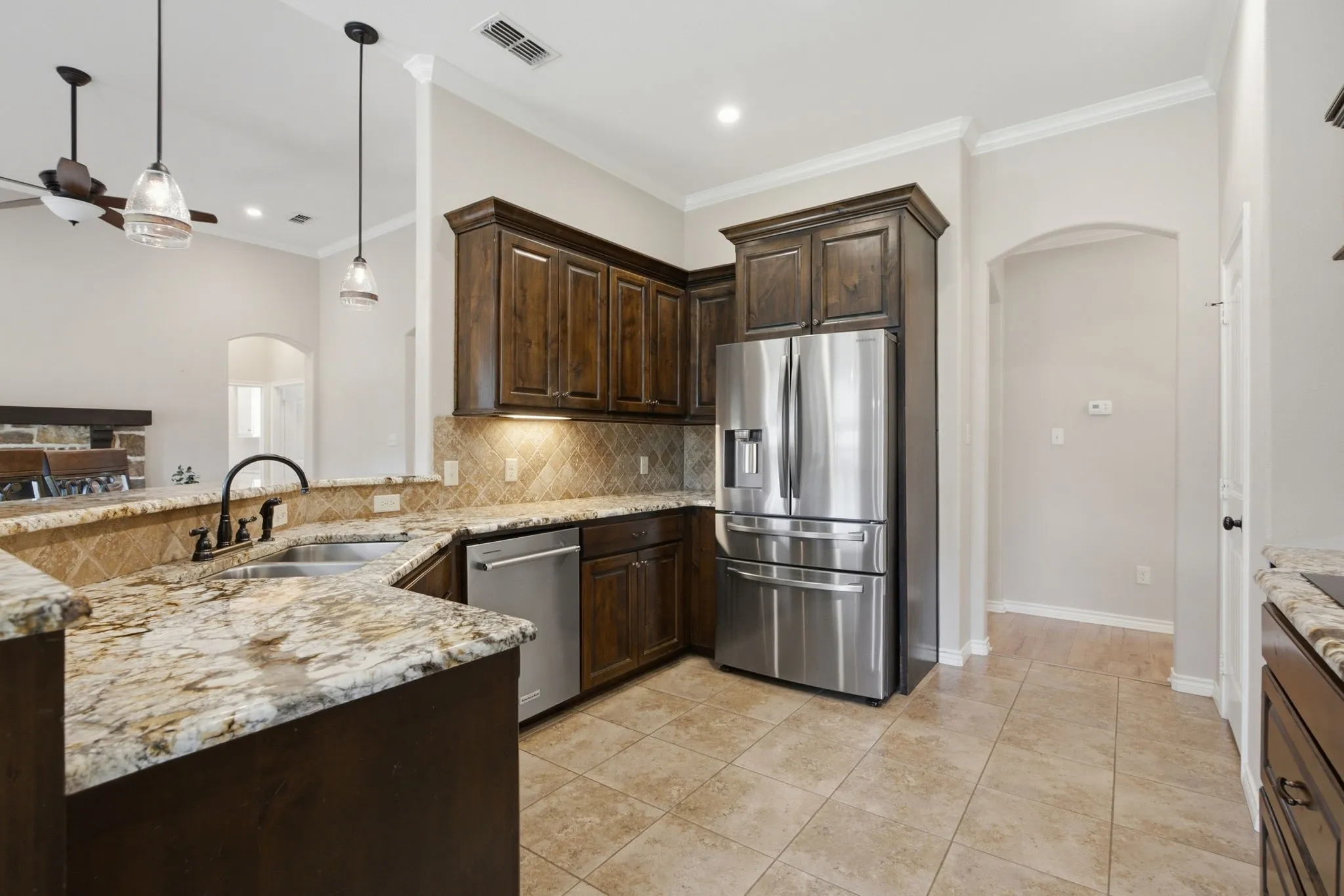 Single Family Residence For Sale in Wood County , 213 County Rd 2321, Mineola, Texas 75773, 4 Bedroom, 3 Bathroom, 2 Garage spaces, 2,415 Sqft, built in 2015, mls#21393285, Real Estate Agent in Mineola, Homes For Sale in Wood county, Homes For Sale in Mineola, Realtor in Mineola Texas, Real Estate Brokerage Independent Realty Texas, Luminita Cordes Realtor