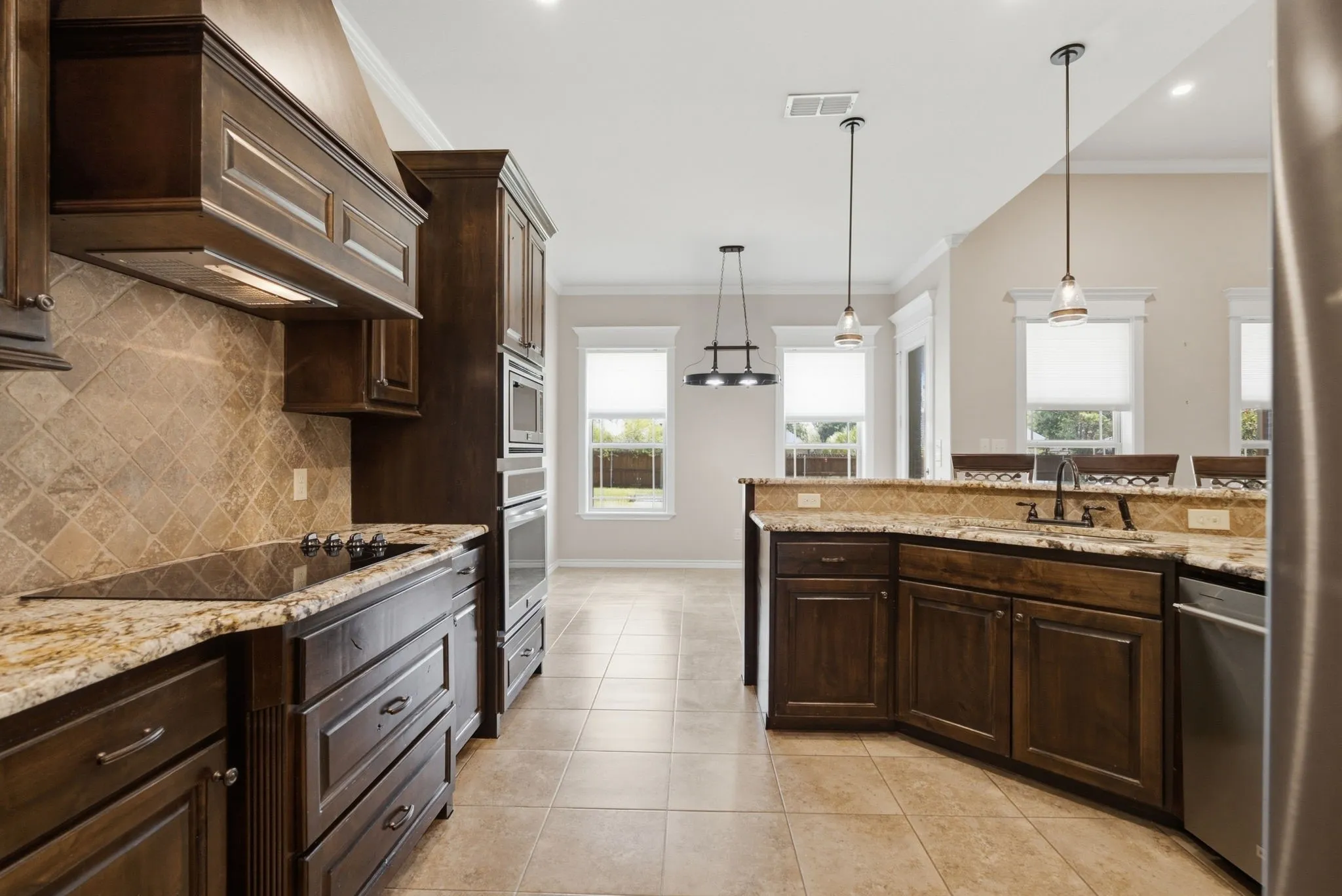 Single Family Residence For Sale in Wood County , 213 County Rd 2321, Mineola, Texas 75773, 4 Bedroom, 3 Bathroom, 2 Garage spaces, 2,415 Sqft, built in 2015, mls#21393285, Real Estate Agent in Mineola, Homes For Sale in Wood county, Homes For Sale in Mineola, Realtor in Mineola Texas, Real Estate Brokerage Independent Realty Texas, Luminita Cordes Realtor