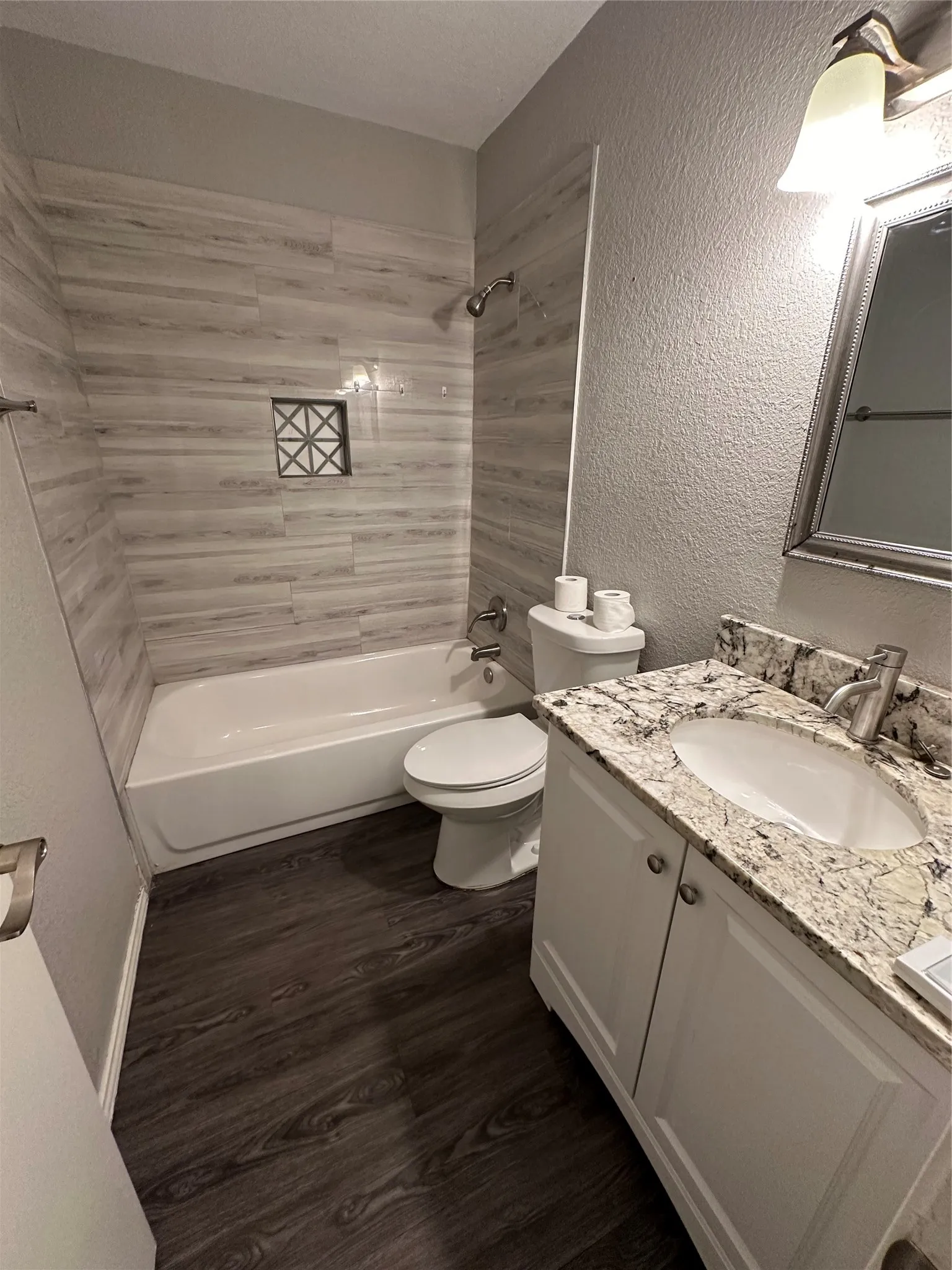 Single Family Residence For Rent in Tarrant County , 1459 Woodhall Court, Fort Worth, Texas 76134, 2 Bedroom, 1 Bathroom, 1 Garage spaces, 918 Sqft, built in 1984, mls#21393538, Real Estate Agent in Fort Worth, Homes For Rent in Tarrant county, Homes For Rent in Fort Worth, Realtor in Fort Worth Texas, Real Estate Brokerage Independent Realty Texas, Luminita Cordes Realtor