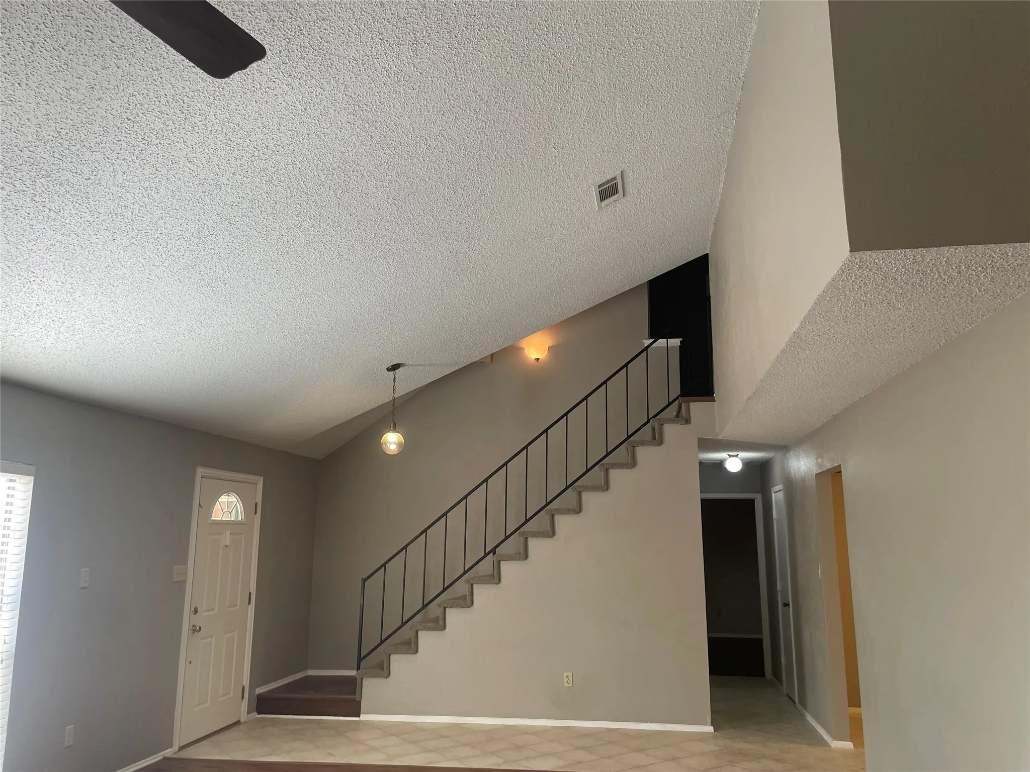 Single Family Residence For Rent in Tarrant County , 1807 Chittam Drive, Euless, Texas 76039, 3 Bedroom, 2 Bathroom, 2 Garage spaces, 1,853 Sqft, built in 1983, mls#21393548, Real Estate Agent in Euless, Homes For Rent in Tarrant county, Homes For Rent in Euless, Realtor in Euless Texas, Real Estate Brokerage Independent Realty Texas, Luminita Cordes Realtor