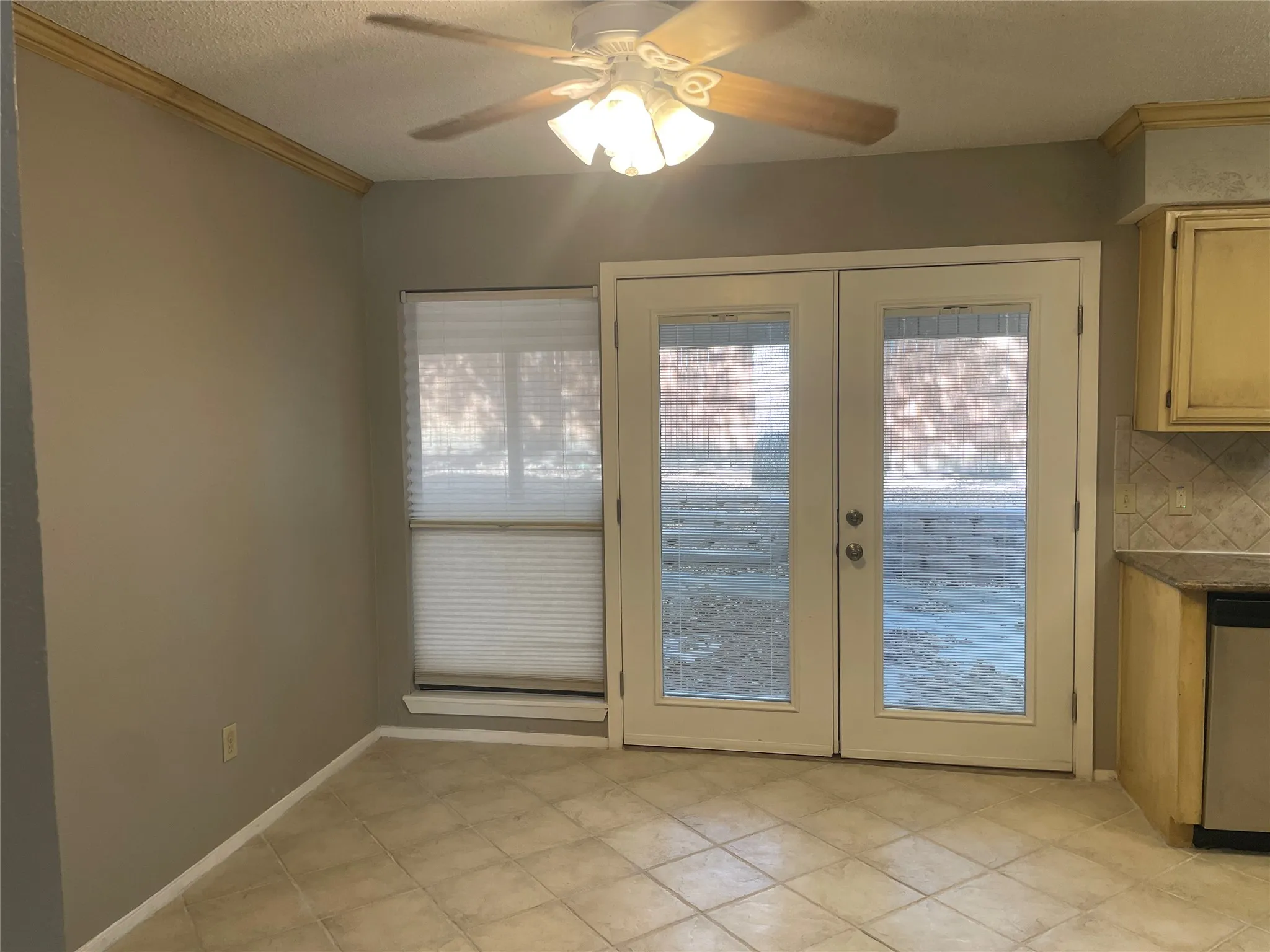 Single Family Residence For Rent in Tarrant County , 1807 Chittam Drive, Euless, Texas 76039, 3 Bedroom, 2 Bathroom, 2 Garage spaces, 1,853 Sqft, built in 1983, mls#21393548, Real Estate Agent in Euless, Homes For Rent in Tarrant county, Homes For Rent in Euless, Realtor in Euless Texas, Real Estate Brokerage Independent Realty Texas, Luminita Cordes Realtor