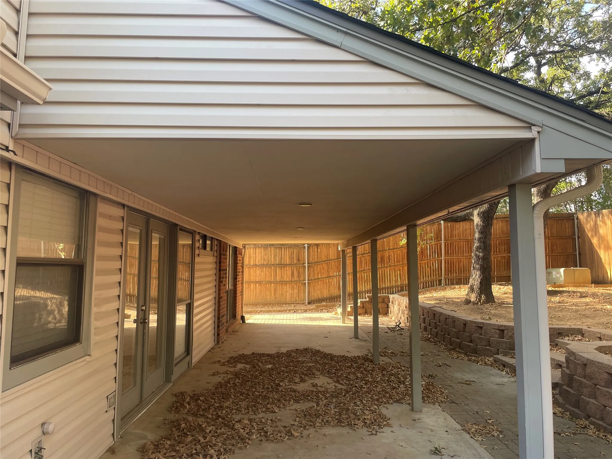Single Family Residence For Rent in Tarrant County , 1807 Chittam Drive, Euless, Texas 76039, 3 Bedroom, 2 Bathroom, 2 Garage spaces, 1,853 Sqft, built in 1983, mls#21393548, Real Estate Agent in Euless, Homes For Rent in Tarrant county, Homes For Rent in Euless, Realtor in Euless Texas, Real Estate Brokerage Independent Realty Texas, Luminita Cordes Realtor