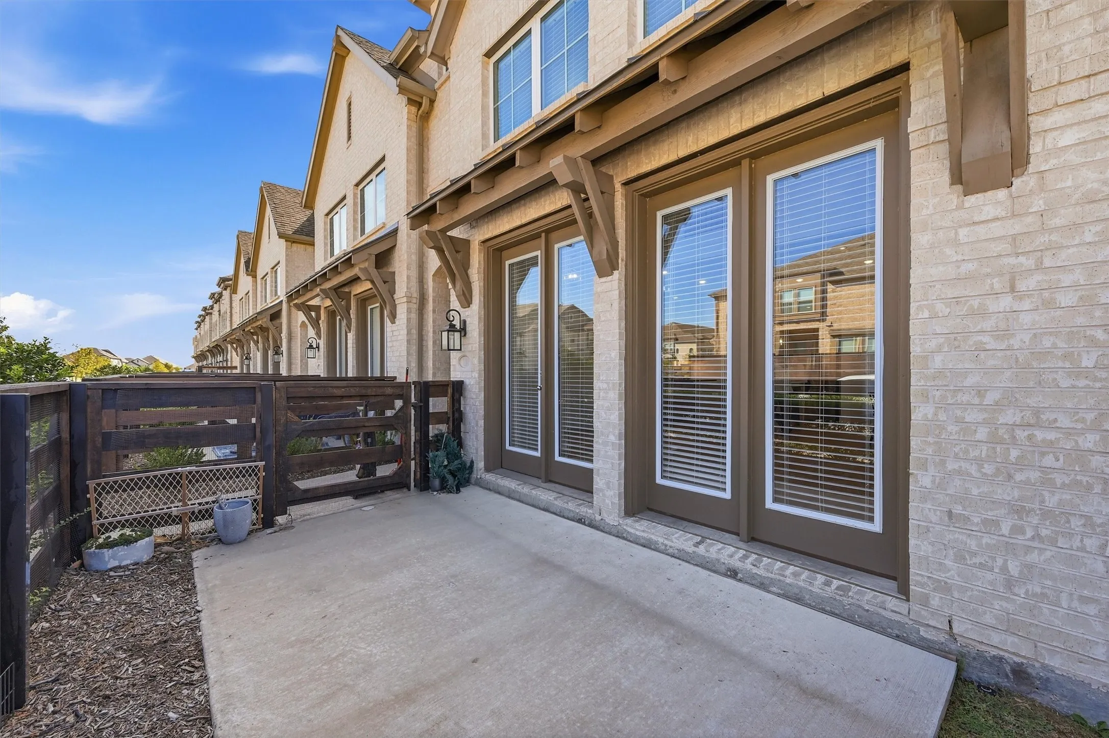 Townhouse For Sale in Grayson County , 1110 Morgan Drive, Sherman, Texas 75090, 3 Bedroom, 3 Bathroom, 2 Garage spaces, 1,803 Sqft, built in 2023, mls#21393071, Real Estate Agent in Sherman, Homes For Sale in Grayson county, Homes For Sale in Sherman, Realtor in Sherman Texas, Real Estate Brokerage Independent Realty Texas, Luminita Cordes Realtor