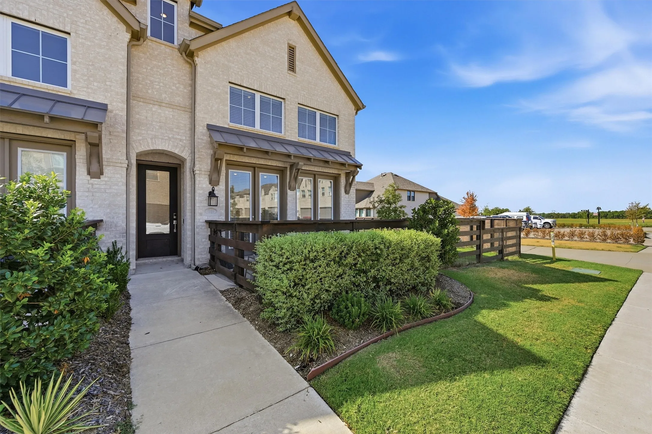 Townhouse For Sale in Grayson County , 1110 Morgan Drive, Sherman, Texas 75090, 3 Bedroom, 3 Bathroom, 2 Garage spaces, 1,803 Sqft, built in 2023, mls#21393071, Real Estate Agent in Sherman, Homes For Sale in Grayson county, Homes For Sale in Sherman, Realtor in Sherman Texas, Real Estate Brokerage Independent Realty Texas, Luminita Cordes Realtor