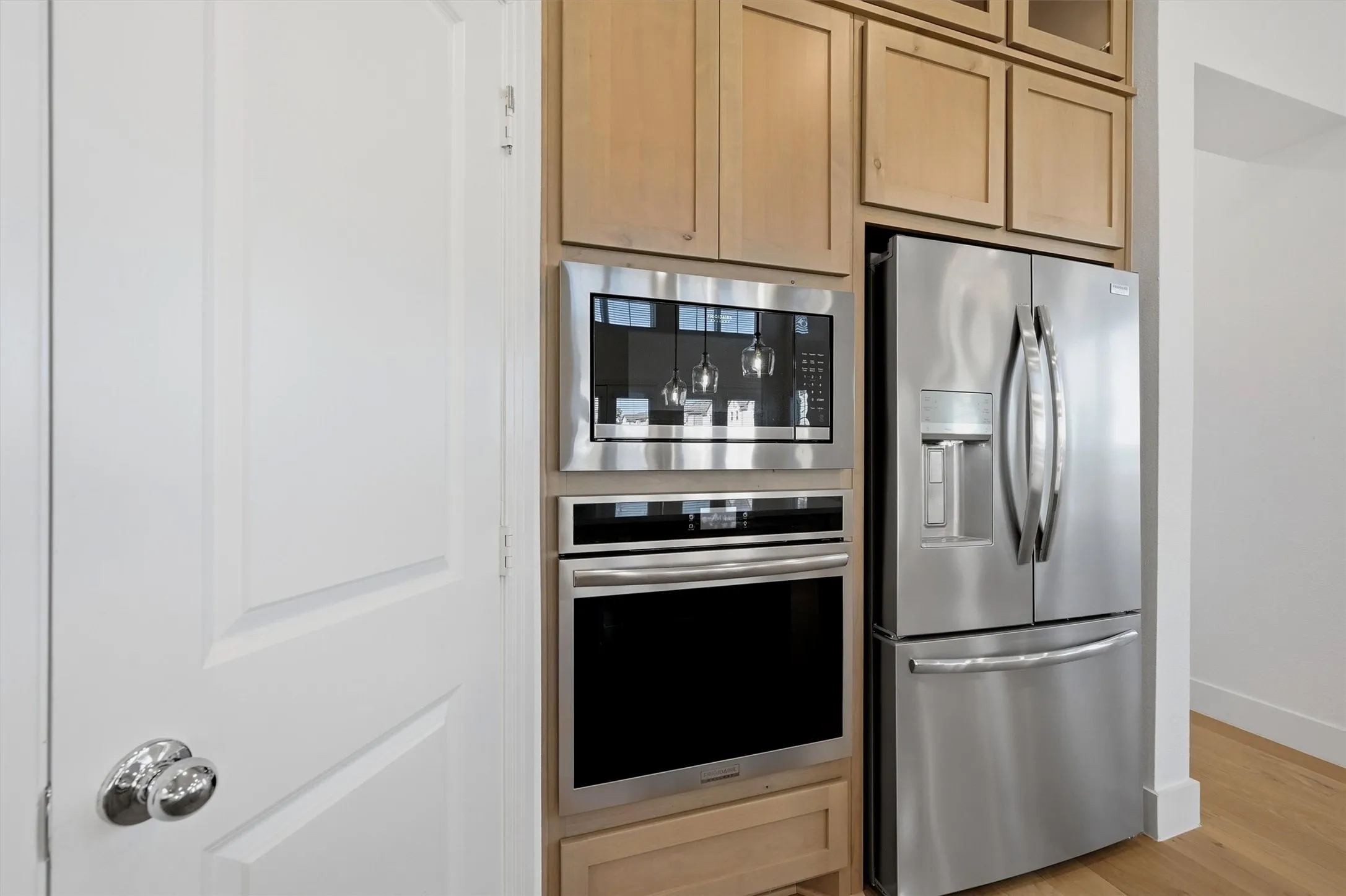 Townhouse For Sale in Grayson County , 1110 Morgan Drive, Sherman, Texas 75090, 3 Bedroom, 3 Bathroom, 2 Garage spaces, 1,803 Sqft, built in 2023, mls#21393071, Real Estate Agent in Sherman, Homes For Sale in Grayson county, Homes For Sale in Sherman, Realtor in Sherman Texas, Real Estate Brokerage Independent Realty Texas, Luminita Cordes Realtor