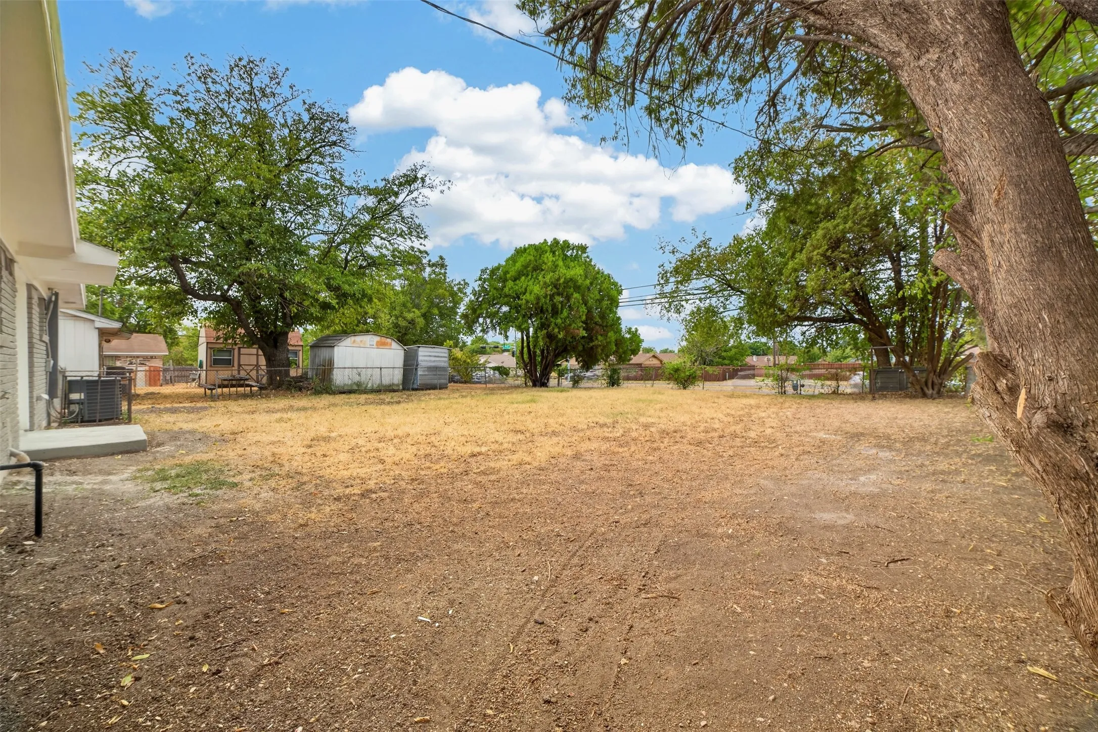 Single Family Residence For Sale in Dallas County , 7717 Woodshire Drive, Dallas, Texas 75232, 4 Bedroom, 2 Bathroom, Garage spaces, 1,254 Sqft, built in 1960, mls#21393565, Real Estate Agent in Dallas, Homes For Sale in Dallas county, Homes For Sale in Dallas, Realtor in Dallas Texas, Real Estate Brokerage Independent Realty Texas, Luminita Cordes Realtor