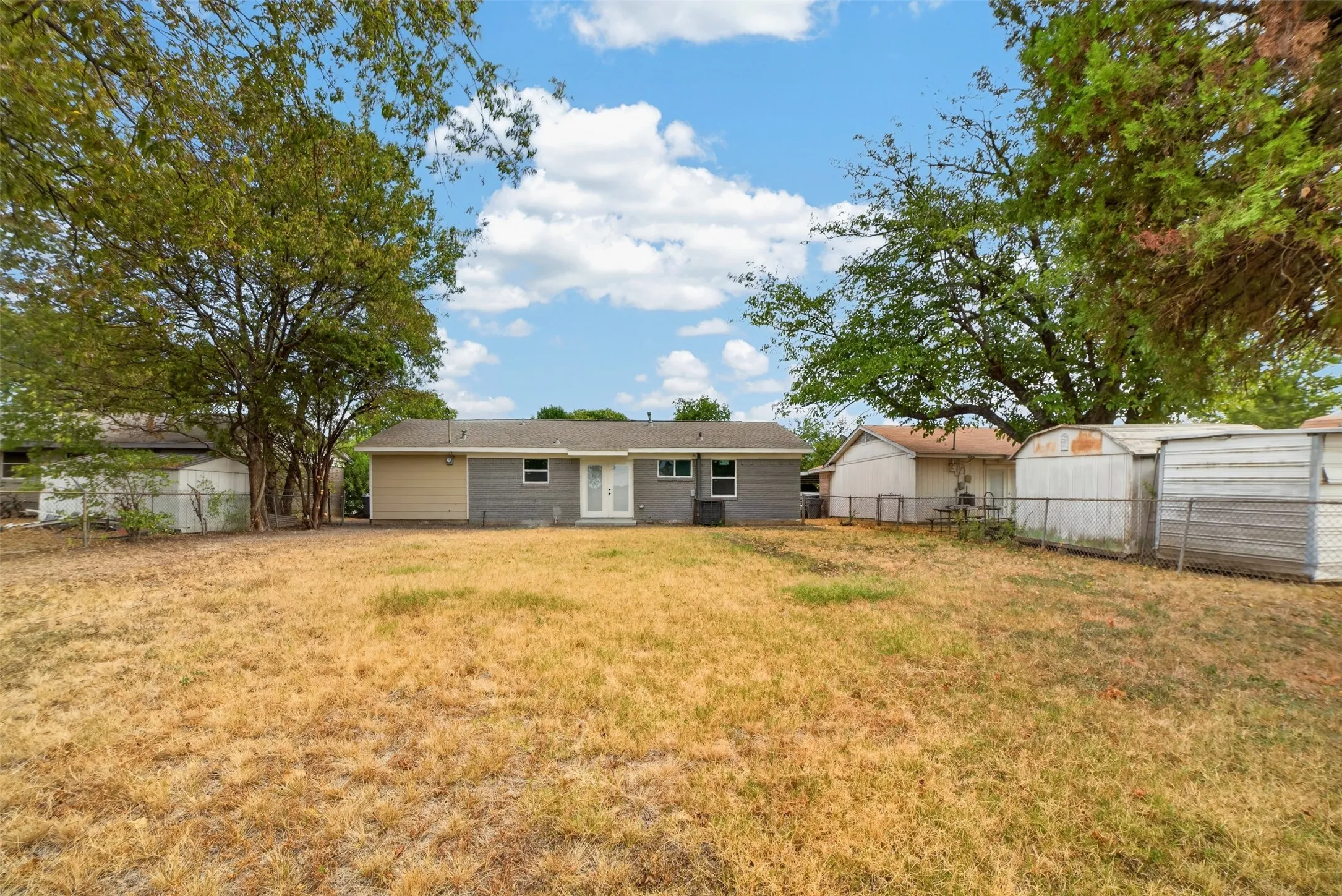 Single Family Residence For Sale in Dallas County , 7717 Woodshire Drive, Dallas, Texas 75232, 4 Bedroom, 2 Bathroom, Garage spaces, 1,254 Sqft, built in 1960, mls#21393565, Real Estate Agent in Dallas, Homes For Sale in Dallas county, Homes For Sale in Dallas, Realtor in Dallas Texas, Real Estate Brokerage Independent Realty Texas, Luminita Cordes Realtor