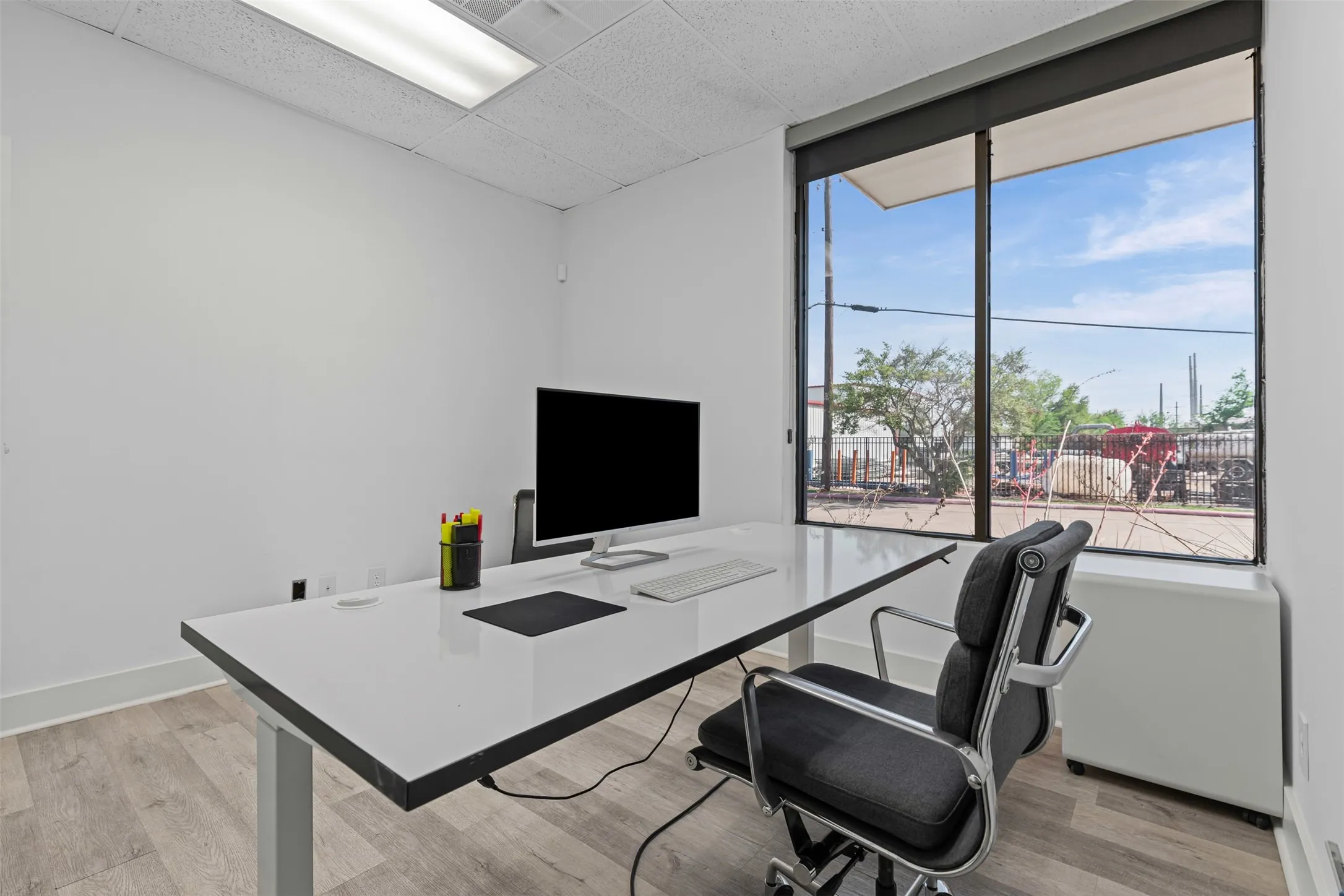 Industrial For Rent in Dallas County , 11127 Shady Trail 104, Dallas, Texas 75229, 0, 0, Garage spaces, 0 Sqft, built in 1981, mls#21393566, Real Estate Agent in Dallas, Homes For Rent in Dallas county, Homes For Rent in Dallas, Realtor in Dallas Texas, Real Estate Brokerage Independent Realty Texas, Luminita Cordes Realtor