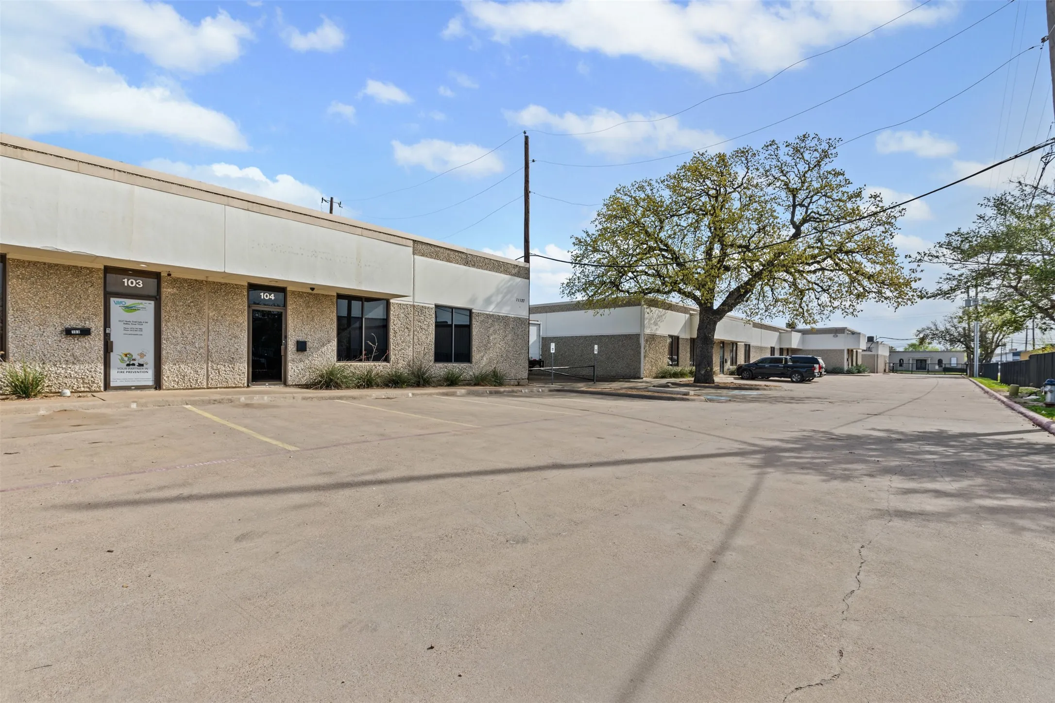 Industrial For Rent in Dallas County , 11127 Shady Trail 104, Dallas, Texas 75229, 0, 0, Garage spaces, 0 Sqft, built in 1981, mls#21393566, Real Estate Agent in Dallas, Homes For Rent in Dallas county, Homes For Rent in Dallas, Realtor in Dallas Texas, Real Estate Brokerage Independent Realty Texas, Luminita Cordes Realtor