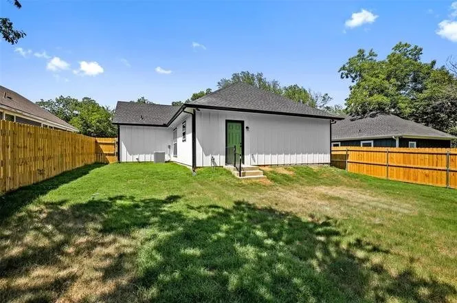 Single Family Residence For Rent in Grayson County , 512 E Heron Street, Denison, Texas 75021, 3 Bedroom, 2 Bathroom, 1 Garage spaces, 1,341 Sqft, built in 2023, mls#21393569, Real Estate Agent in Denison, Homes For Rent in Grayson county, Homes For Rent in Denison, Realtor in Denison Texas, Real Estate Brokerage Independent Realty Texas, Luminita Cordes Realtor
