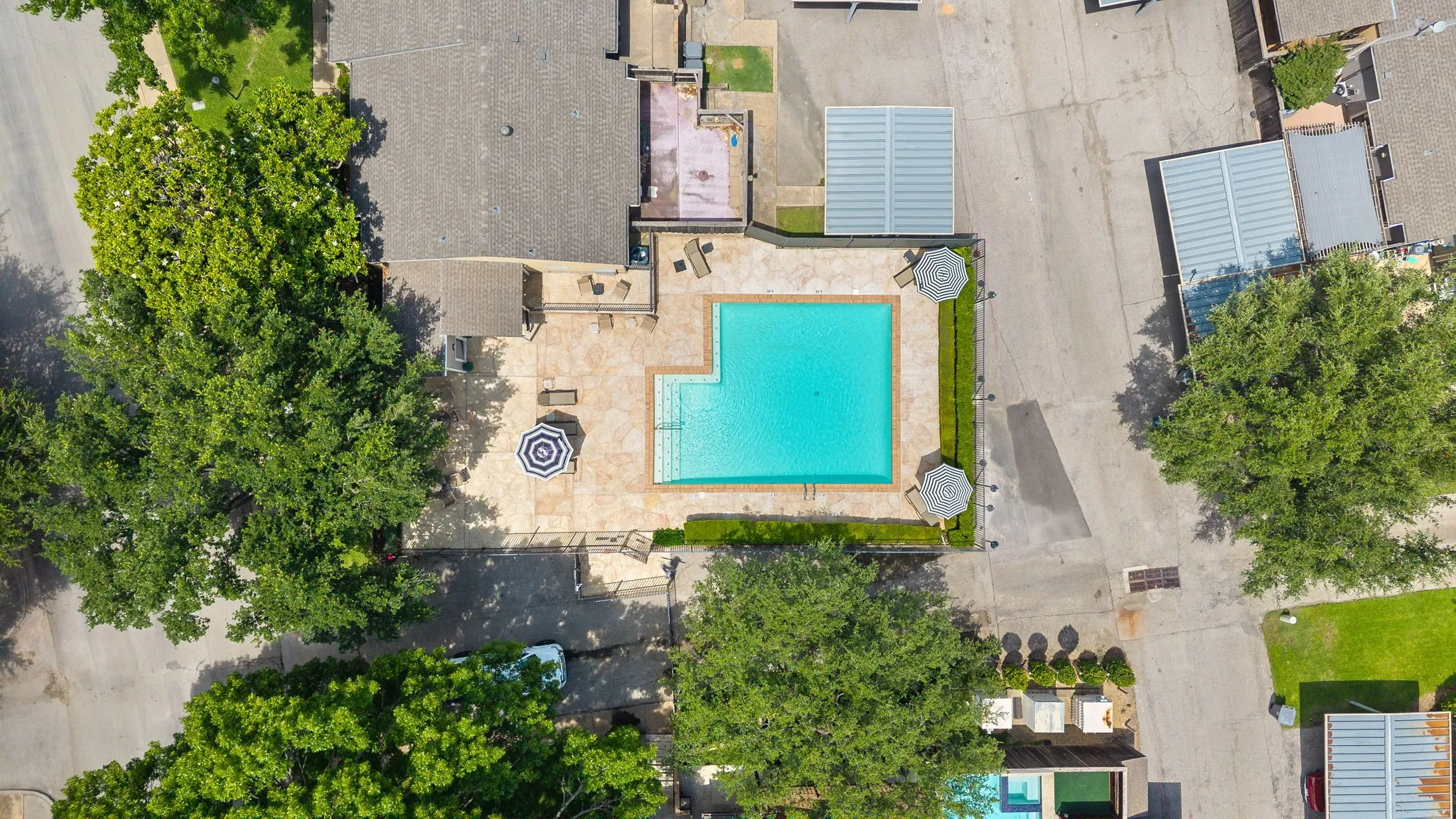 Condominium For Sale in Dallas County , 7605 Woodthrush Drive, Dallas, Texas 75230, 3 Bedroom, 3 Bathroom, Garage spaces, 1,535 Sqft, built in 1969, mls#21393570, Real Estate Agent in Dallas, Homes For Sale in Dallas county, Homes For Sale in Dallas, Realtor in Dallas Texas, Real Estate Brokerage Independent Realty Texas, Luminita Cordes Realtor