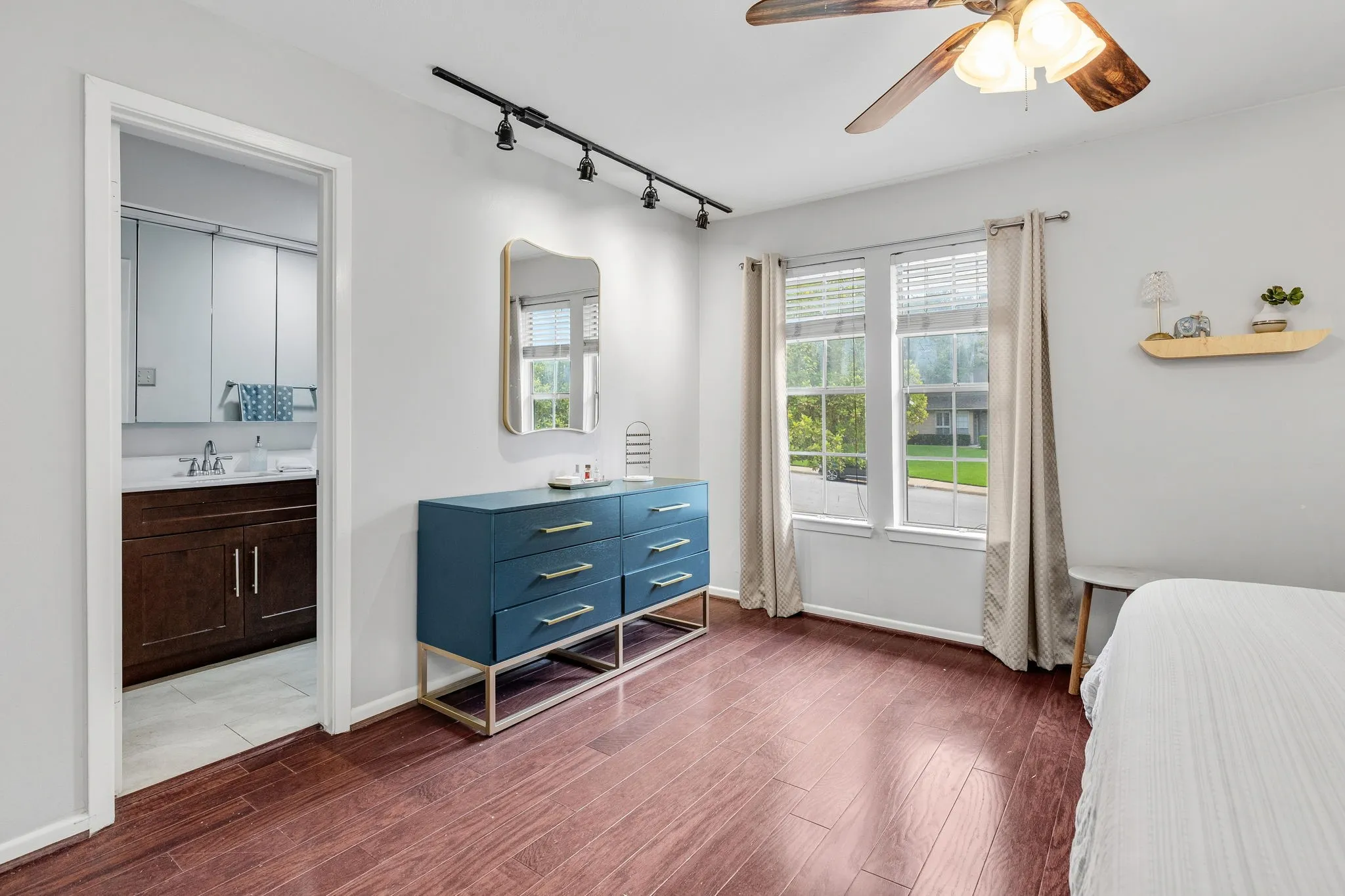 Condominium For Sale in Dallas County , 7605 Woodthrush Drive, Dallas, Texas 75230, 3 Bedroom, 3 Bathroom, Garage spaces, 1,535 Sqft, built in 1969, mls#21393570, Real Estate Agent in Dallas, Homes For Sale in Dallas county, Homes For Sale in Dallas, Realtor in Dallas Texas, Real Estate Brokerage Independent Realty Texas, Luminita Cordes Realtor