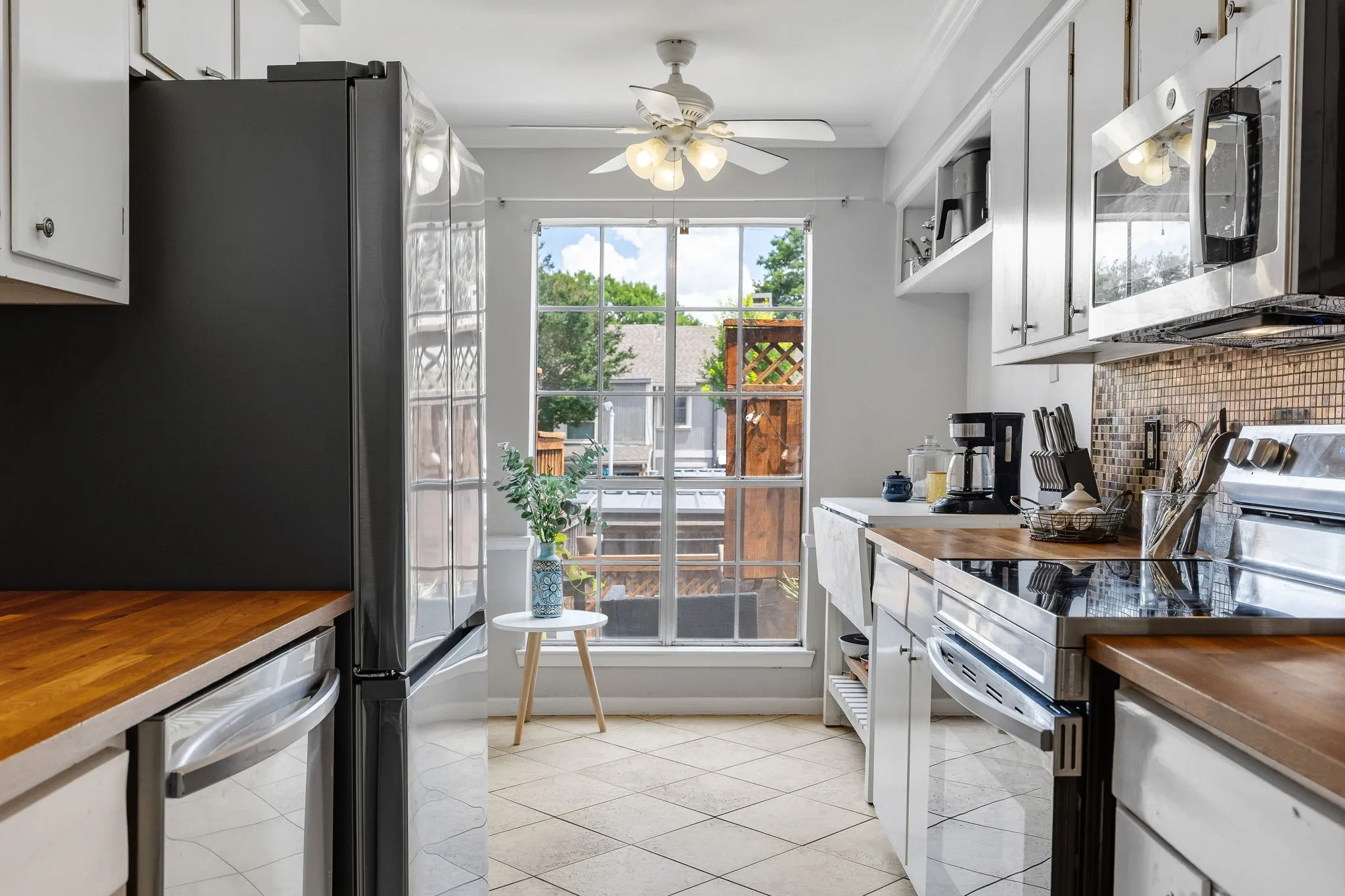 Condominium For Sale in Dallas County , 7605 Woodthrush Drive, Dallas, Texas 75230, 3 Bedroom, 3 Bathroom, Garage spaces, 1,535 Sqft, built in 1969, mls#21393570, Real Estate Agent in Dallas, Homes For Sale in Dallas county, Homes For Sale in Dallas, Realtor in Dallas Texas, Real Estate Brokerage Independent Realty Texas, Luminita Cordes Realtor