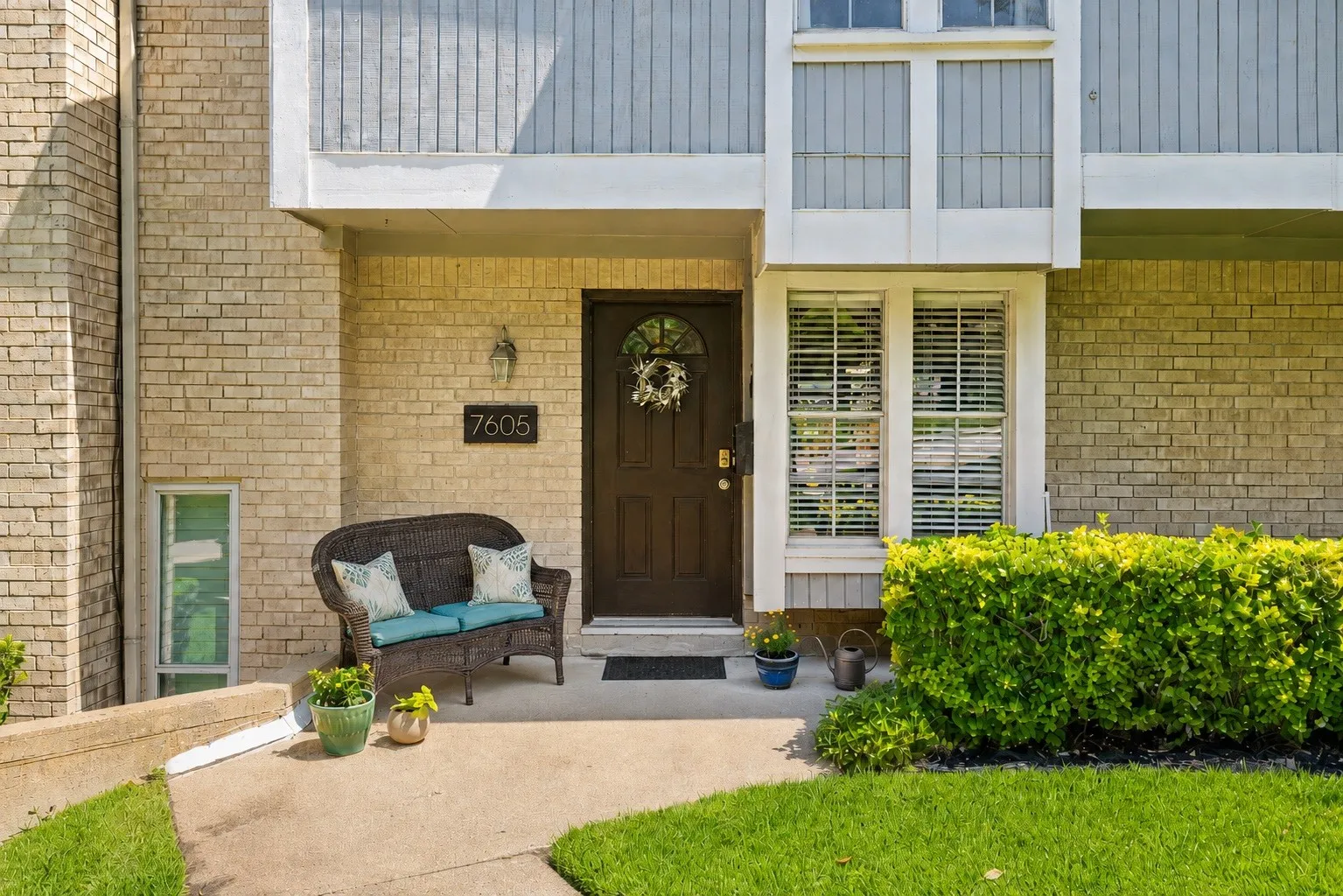 Condominium For Sale in Dallas County , 7605 Woodthrush Drive, Dallas, Texas 75230, 3 Bedroom, 3 Bathroom, Garage spaces, 1,535 Sqft, built in 1969, mls#21393570, Real Estate Agent in Dallas, Homes For Sale in Dallas county, Homes For Sale in Dallas, Realtor in Dallas Texas, Real Estate Brokerage Independent Realty Texas, Luminita Cordes Realtor