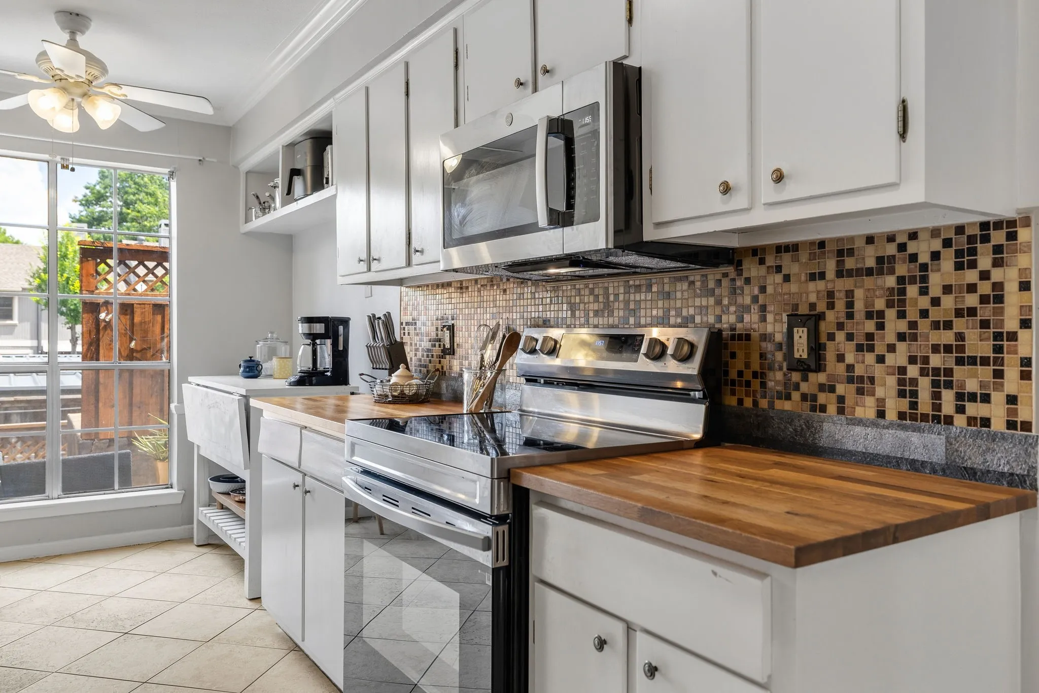 Condominium For Sale in Dallas County , 7605 Woodthrush Drive, Dallas, Texas 75230, 3 Bedroom, 3 Bathroom, Garage spaces, 1,535 Sqft, built in 1969, mls#21393570, Real Estate Agent in Dallas, Homes For Sale in Dallas county, Homes For Sale in Dallas, Realtor in Dallas Texas, Real Estate Brokerage Independent Realty Texas, Luminita Cordes Realtor