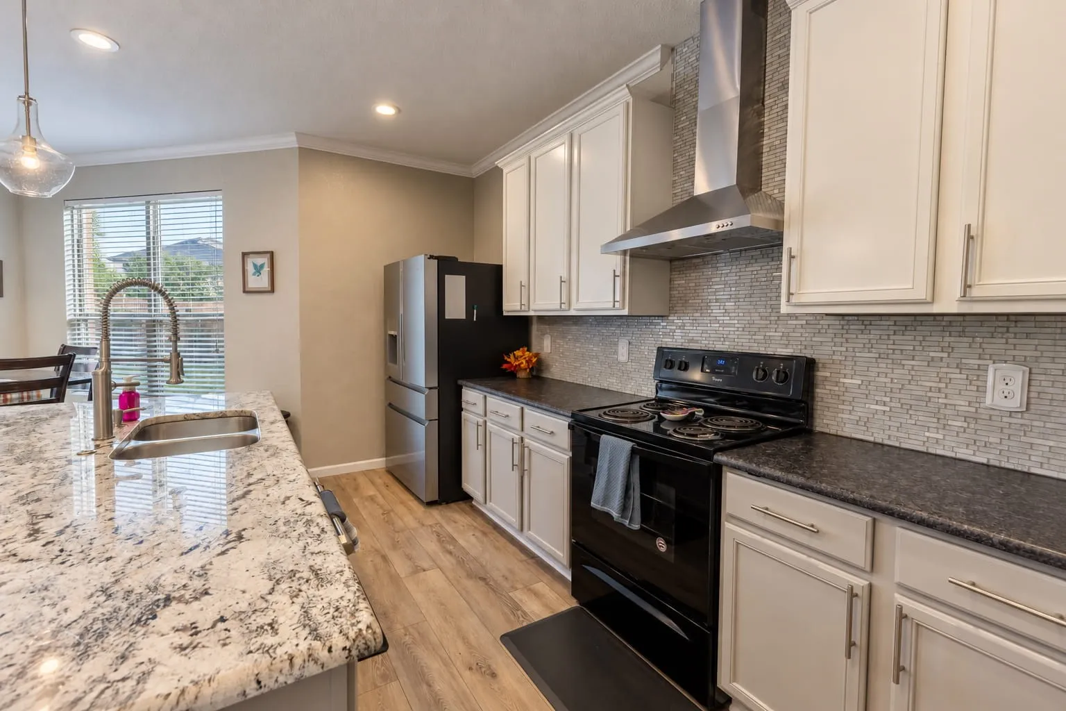 Single Family Residence For Sale in Tarrant County , 6261 Bollard Drive, Fort Worth, Texas 76179, 4 Bedroom, 3 Bathroom, 2 Garage spaces, 2,702 Sqft, built in 2017, mls#21393208, Real Estate Agent in Fort Worth, Homes For Sale in Tarrant county, Homes For Sale in Fort Worth, Realtor in Fort Worth Texas, Real Estate Brokerage Independent Realty Texas, Luminita Cordes Realtor