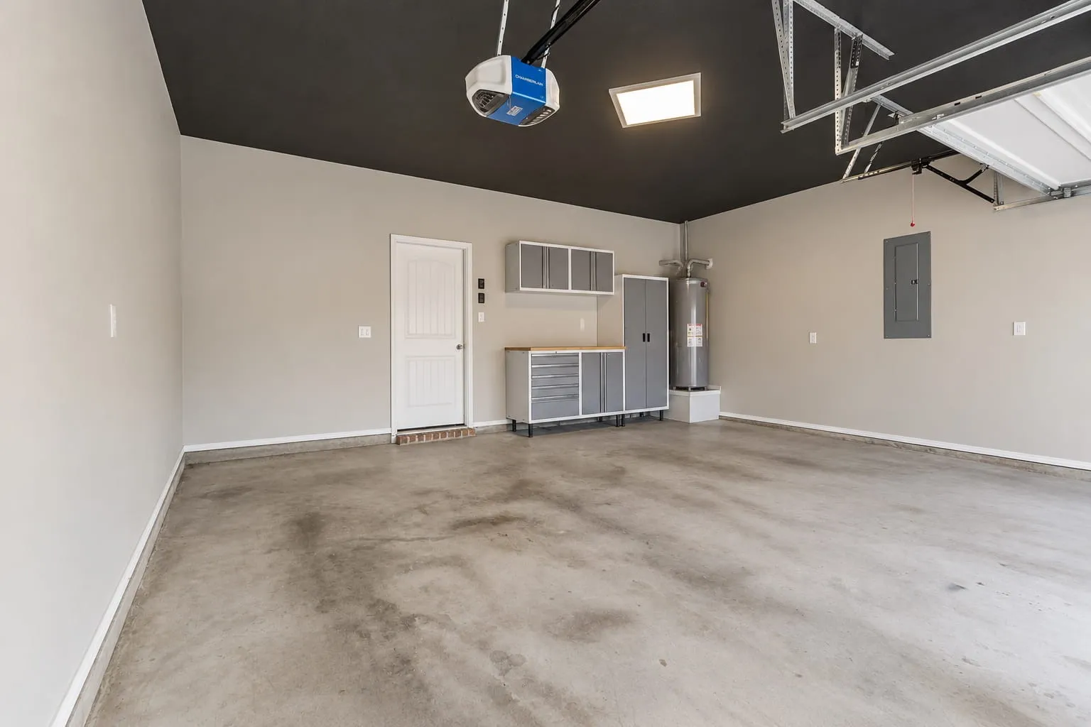 Single Family Residence For Sale in Tarrant County , 6261 Bollard Drive, Fort Worth, Texas 76179, 4 Bedroom, 3 Bathroom, 2 Garage spaces, 2,702 Sqft, built in 2017, mls#21393208, Real Estate Agent in Fort Worth, Homes For Sale in Tarrant county, Homes For Sale in Fort Worth, Realtor in Fort Worth Texas, Real Estate Brokerage Independent Realty Texas, Luminita Cordes Realtor