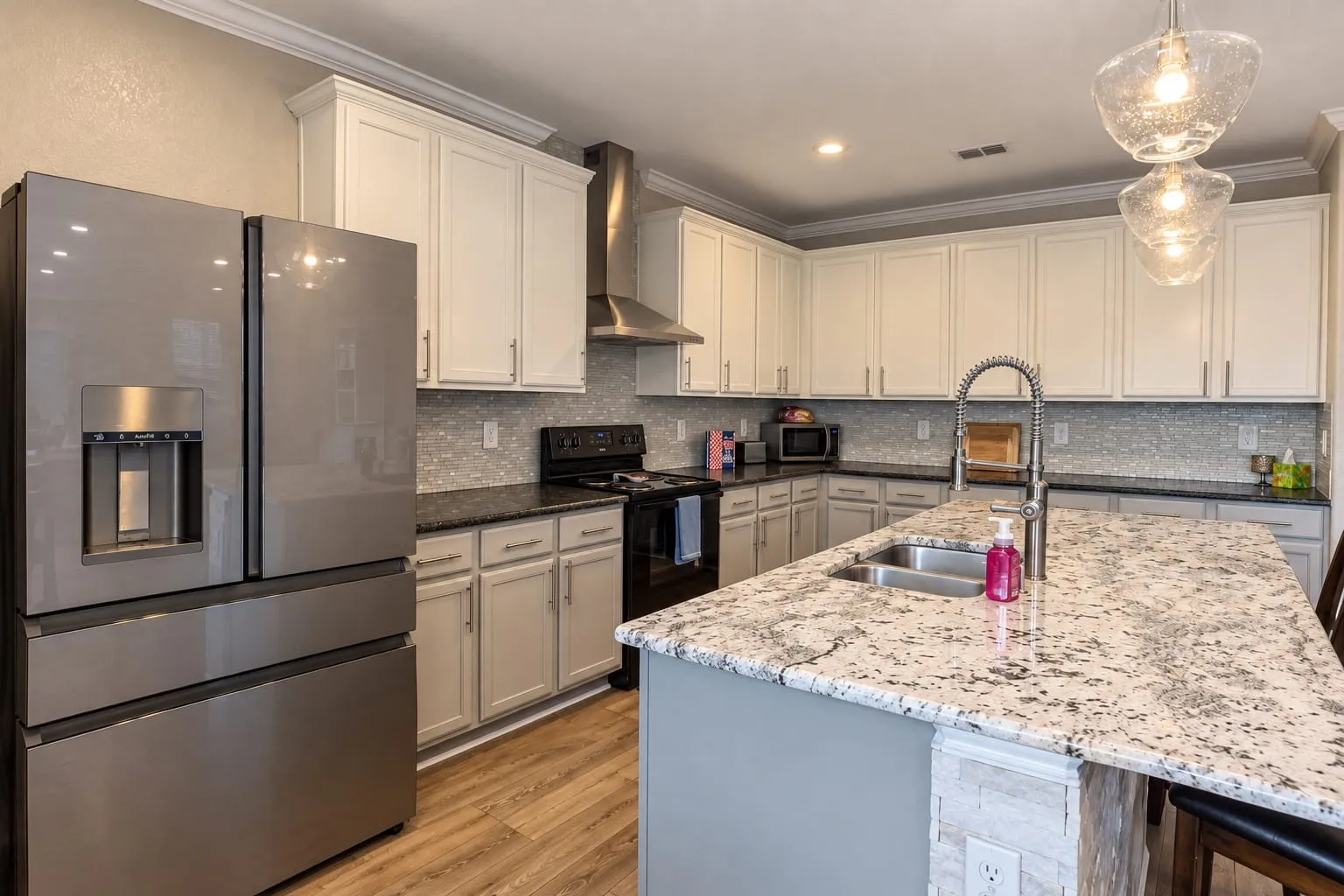 Single Family Residence For Sale in Tarrant County , 6261 Bollard Drive, Fort Worth, Texas 76179, 4 Bedroom, 3 Bathroom, 2 Garage spaces, 2,702 Sqft, built in 2017, mls#21393208, Real Estate Agent in Fort Worth, Homes For Sale in Tarrant county, Homes For Sale in Fort Worth, Realtor in Fort Worth Texas, Real Estate Brokerage Independent Realty Texas, Luminita Cordes Realtor
