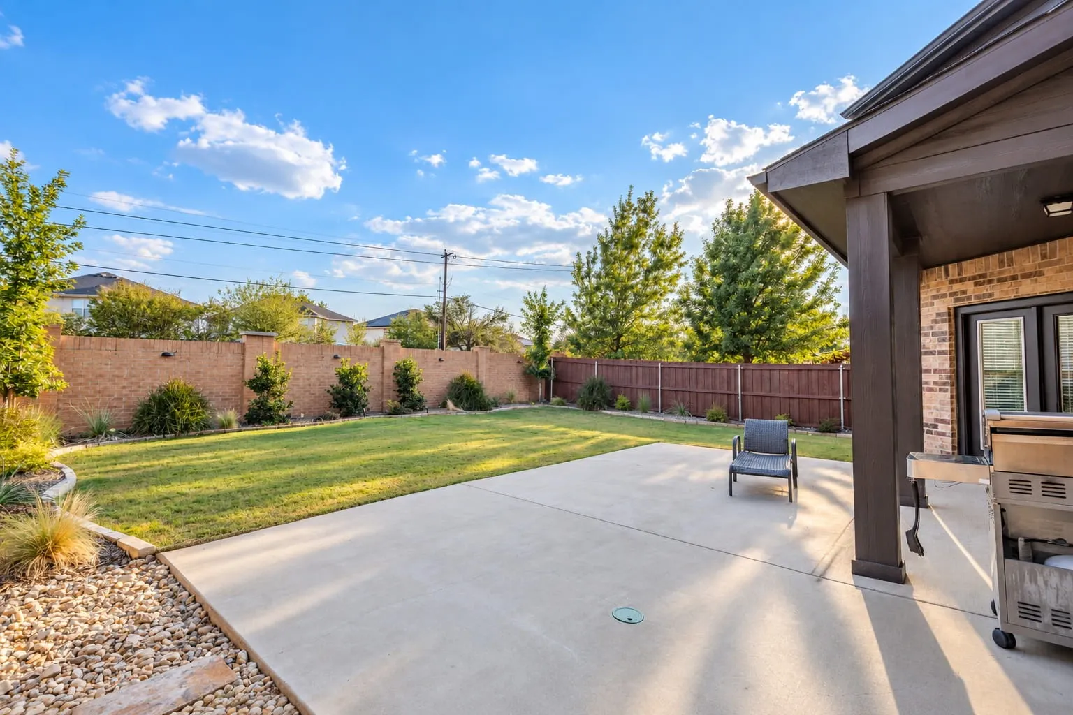 Single Family Residence For Sale in Tarrant County , 6261 Bollard Drive, Fort Worth, Texas 76179, 4 Bedroom, 3 Bathroom, 2 Garage spaces, 2,702 Sqft, built in 2017, mls#21393208, Real Estate Agent in Fort Worth, Homes For Sale in Tarrant county, Homes For Sale in Fort Worth, Realtor in Fort Worth Texas, Real Estate Brokerage Independent Realty Texas, Luminita Cordes Realtor