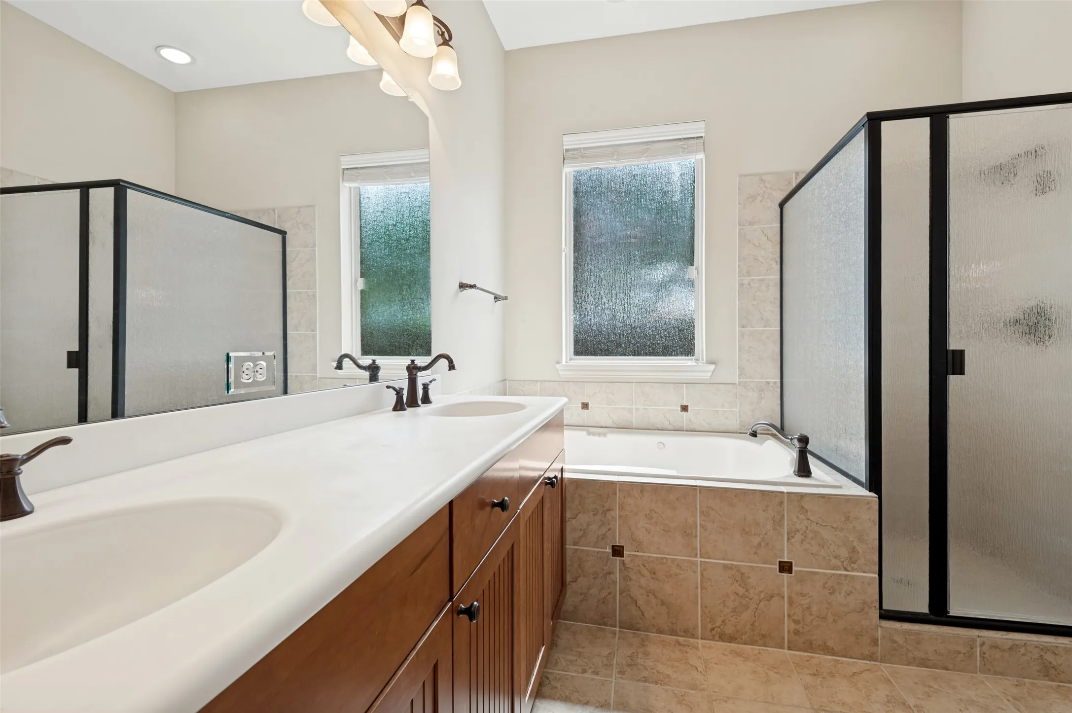 Townhouse For Rent in Tarrant County , 2225 Cameron Crossing, Grapevine, Texas 76051, 3 Bedroom, 3 Bathroom, 2 Garage spaces, 2,309 Sqft, built in 2008, mls#21388177, Real Estate Agent in Grapevine, Homes For Rent in Tarrant county, Homes For Rent in Grapevine, Realtor in Grapevine Texas, Real Estate Brokerage Independent Realty Texas, Luminita Cordes Realtor