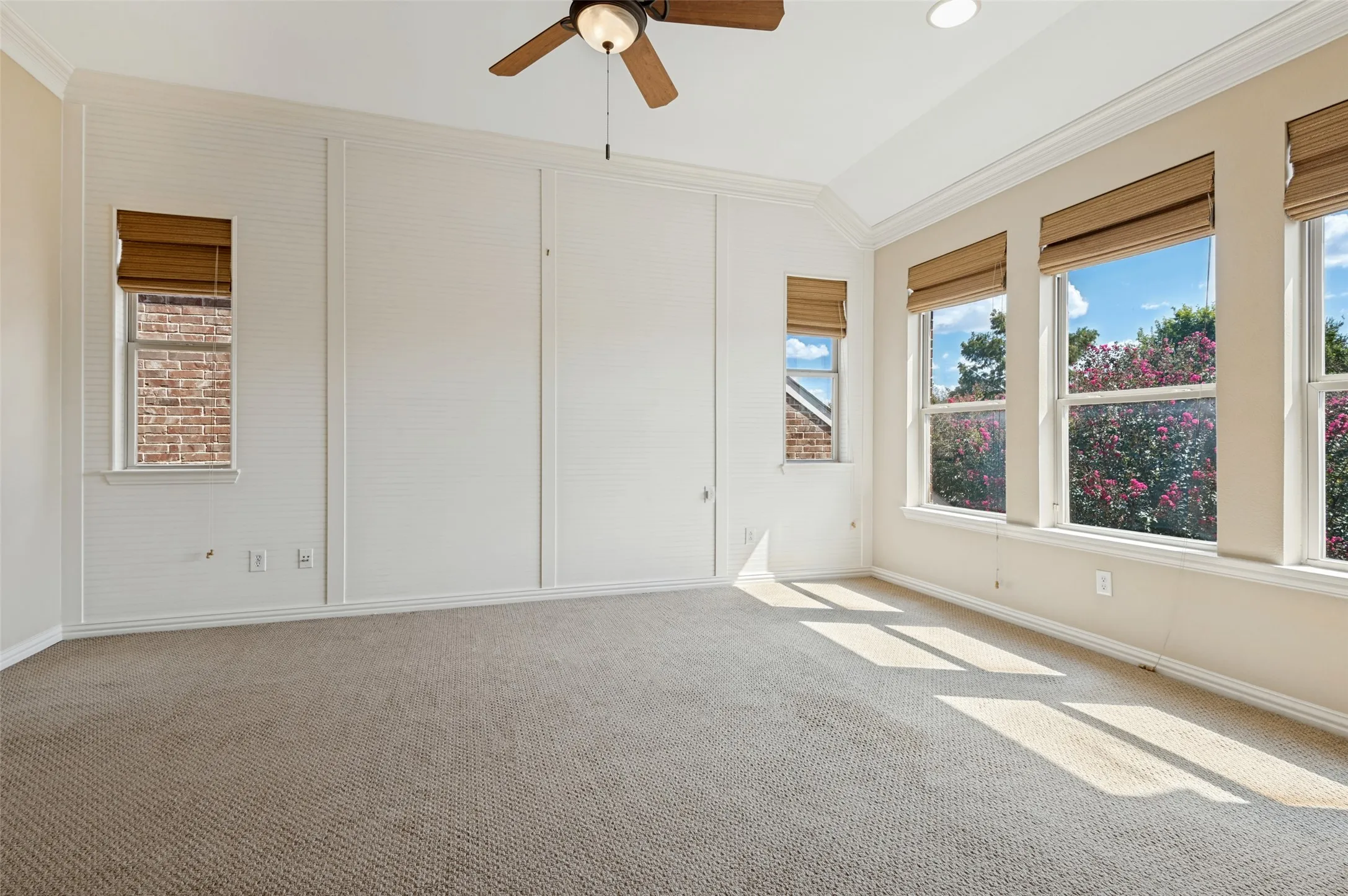 Townhouse For Rent in Tarrant County , 2225 Cameron Crossing, Grapevine, Texas 76051, 3 Bedroom, 3 Bathroom, 2 Garage spaces, 2,309 Sqft, built in 2008, mls#21388177, Real Estate Agent in Grapevine, Homes For Rent in Tarrant county, Homes For Rent in Grapevine, Realtor in Grapevine Texas, Real Estate Brokerage Independent Realty Texas, Luminita Cordes Realtor