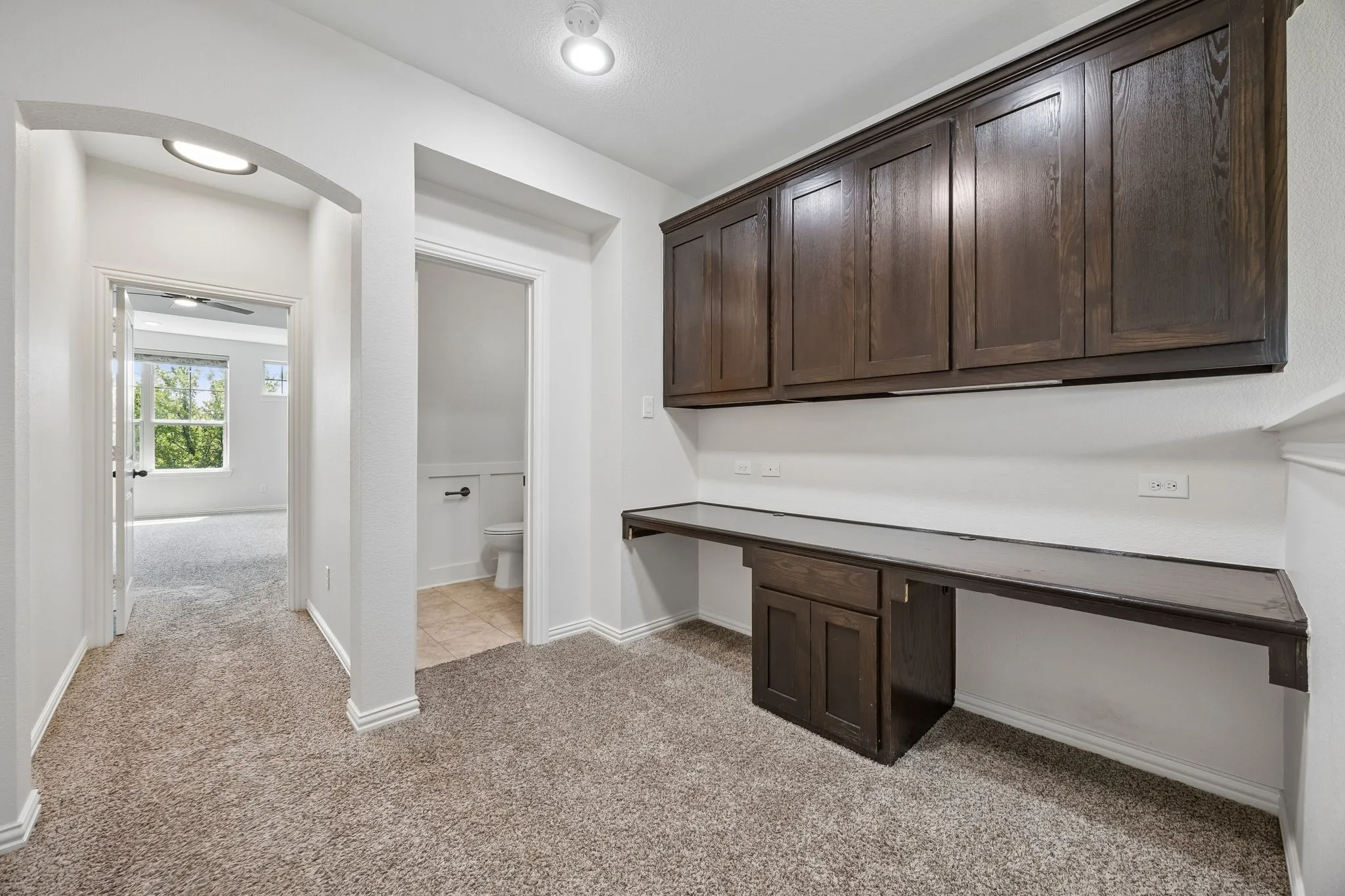 Single Family Residence For Sale in Dallas County , 6685 Escena Boulevard, Irving, Texas 75039, 4 Bedroom, 5 Bathroom, 2 Garage spaces, 2,907 Sqft, built in 2012, mls#21392583, Real Estate Agent in Irving, Homes For Sale in Dallas county, Homes For Sale in Irving, Realtor in Irving Texas, Real Estate Brokerage Independent Realty Texas, Luminita Cordes Realtor