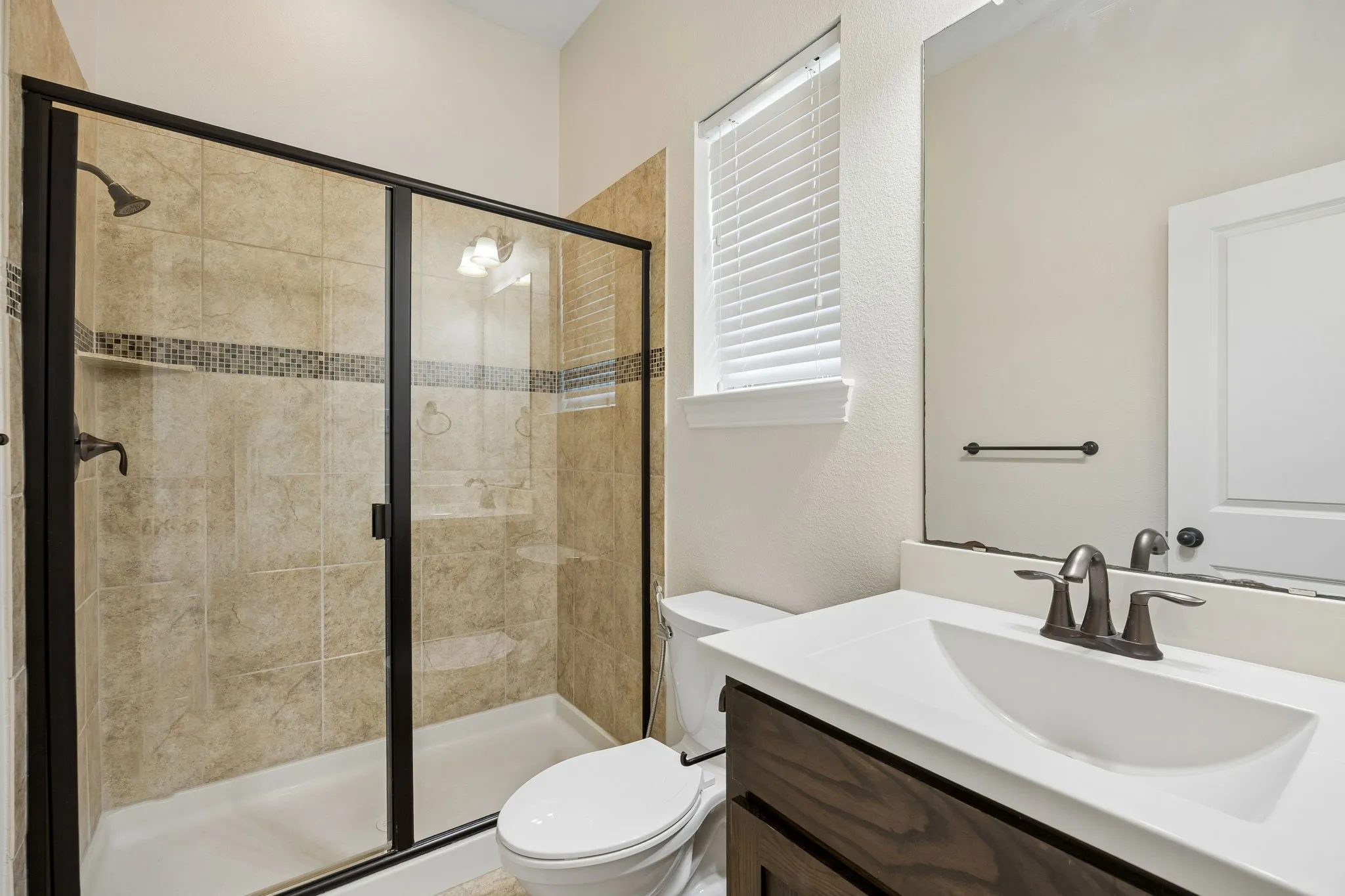 Downstairs Guest Ensuite Bath