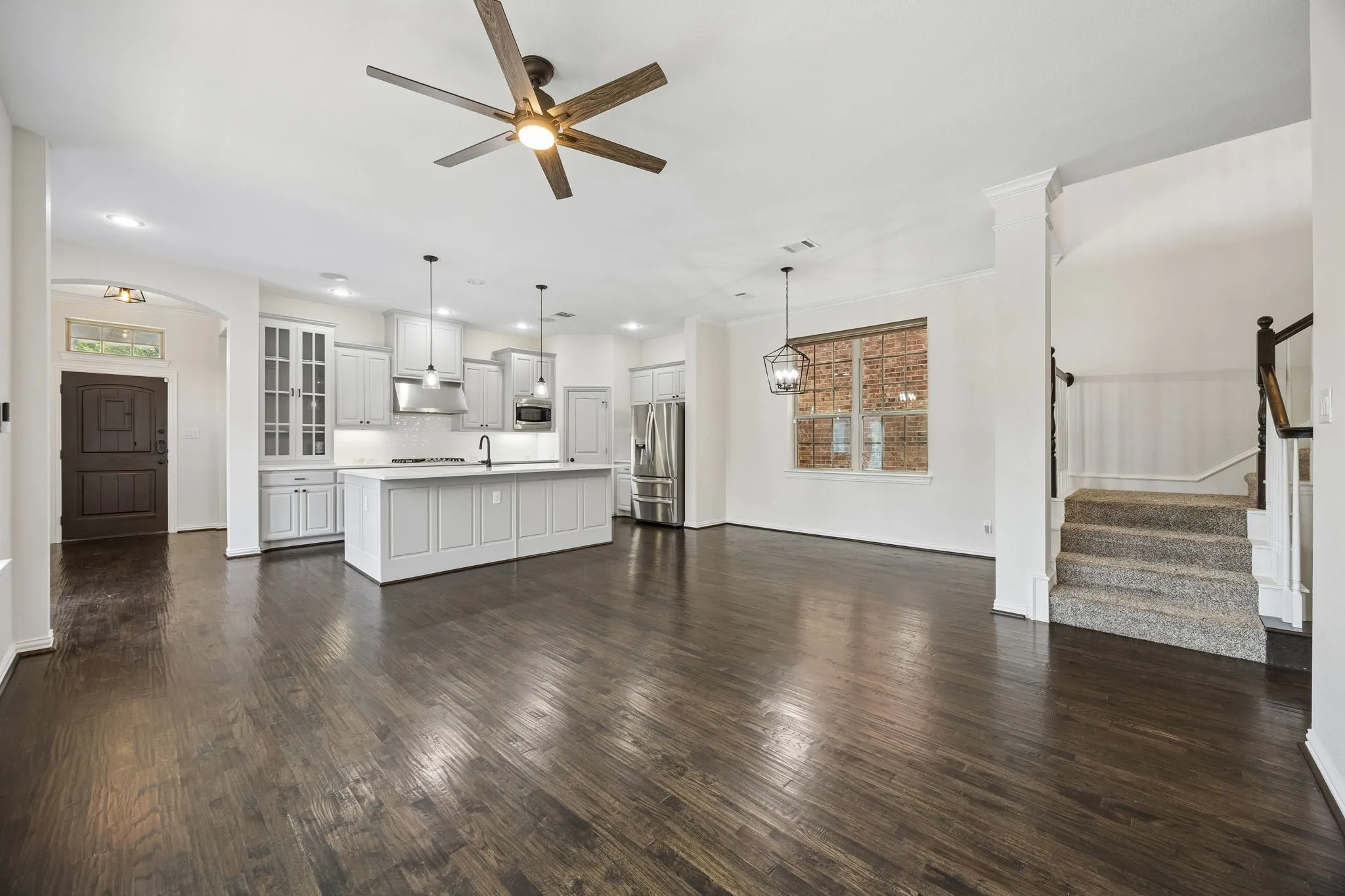 Single Family Residence For Sale in Dallas County , 6685 Escena Boulevard, Irving, Texas 75039, 4 Bedroom, 5 Bathroom, 2 Garage spaces, 2,907 Sqft, built in 2012, mls#21392583, Real Estate Agent in Irving, Homes For Sale in Dallas county, Homes For Sale in Irving, Realtor in Irving Texas, Real Estate Brokerage Independent Realty Texas, Luminita Cordes Realtor