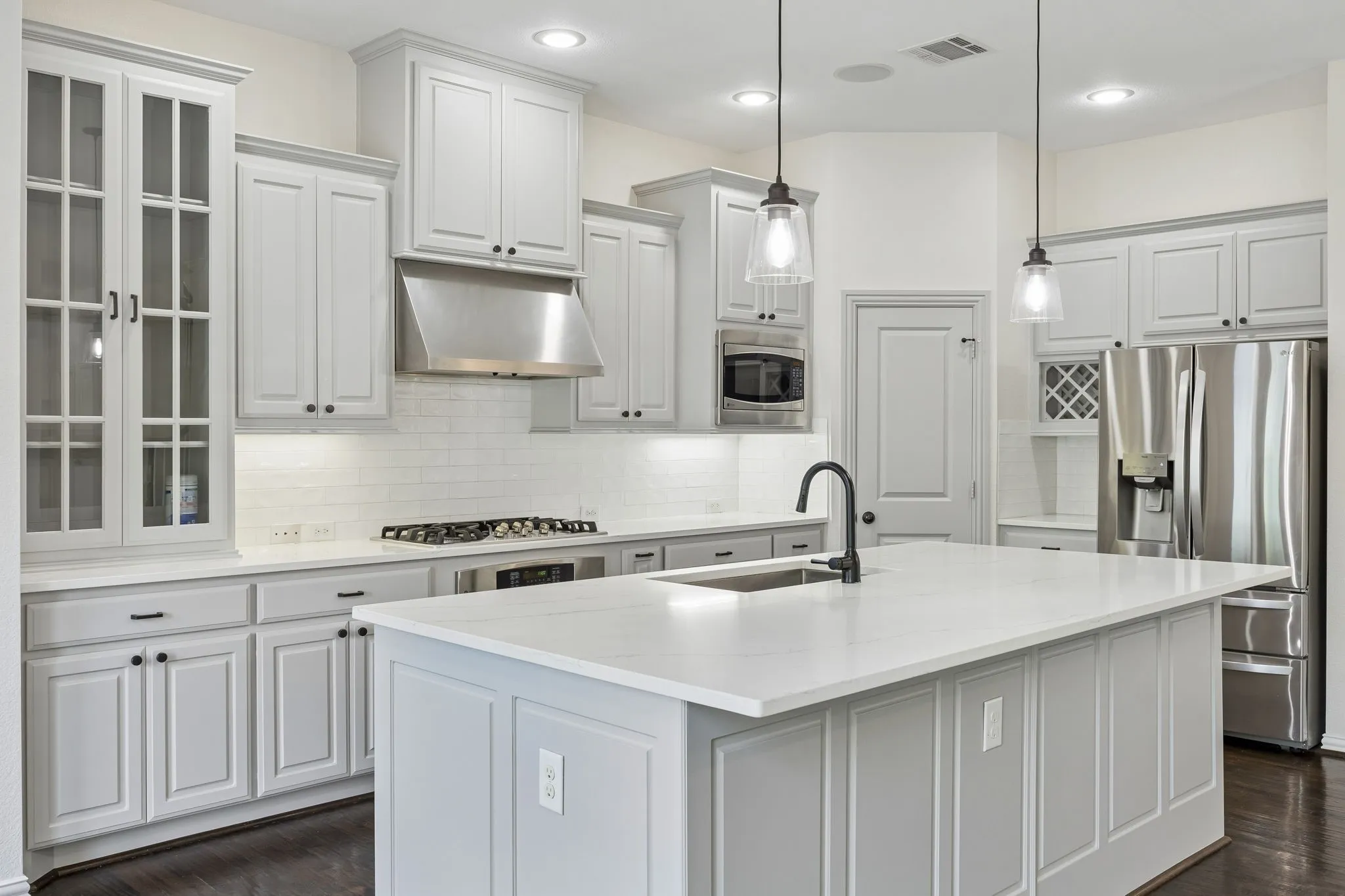 Single Family Residence For Sale in Dallas County , 6685 Escena Boulevard, Irving, Texas 75039, 4 Bedroom, 5 Bathroom, 2 Garage spaces, 2,907 Sqft, built in 2012, mls#21392583, Real Estate Agent in Irving, Homes For Sale in Dallas county, Homes For Sale in Irving, Realtor in Irving Texas, Real Estate Brokerage Independent Realty Texas, Luminita Cordes Realtor