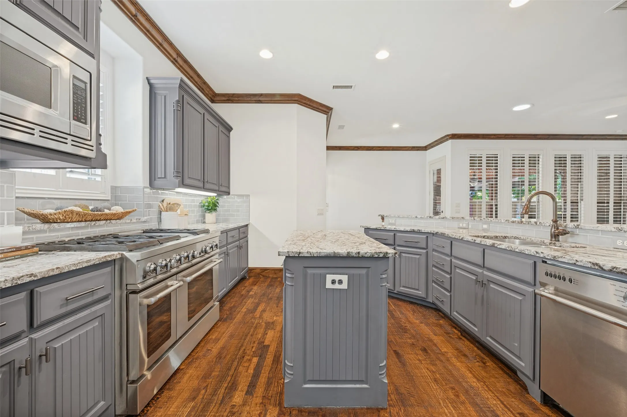 Single Family Residence For Sale in Collin County , 2105 Camden, Mc Kinney, Texas 75070, 3 Bedroom, 3 Bathroom, 2 Garage spaces, 2,778 Sqft, built in 2006, mls#21380202, Real Estate Agent in Mc Kinney, Homes For Sale in Collin county, Homes For Sale in Mc Kinney, Realtor in Mc Kinney Texas, Real Estate Brokerage Independent Realty Texas, Luminita Cordes Realtor