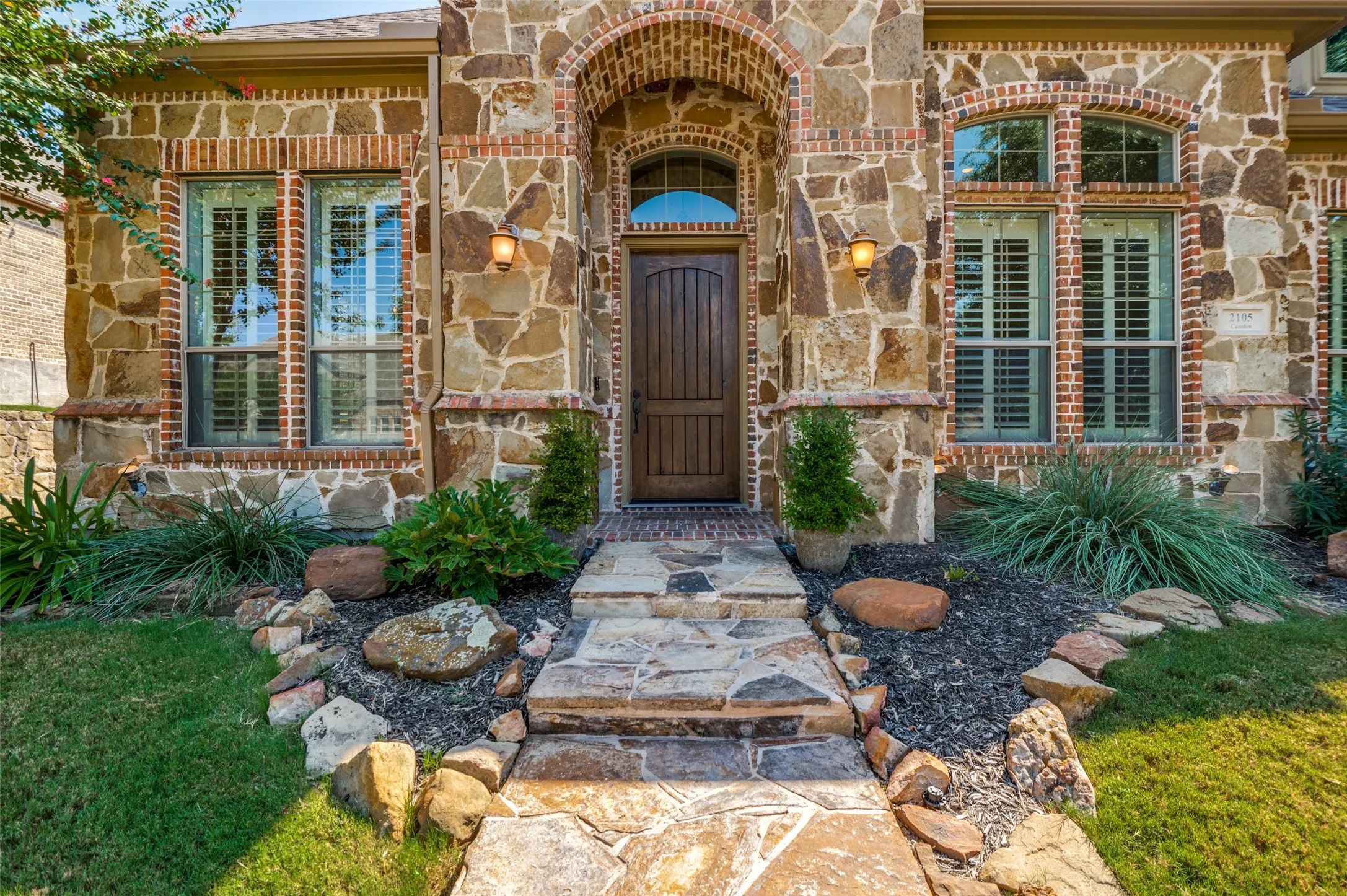 Single Family Residence For Sale in Collin County , 2105 Camden, Mc Kinney, Texas 75070, 3 Bedroom, 3 Bathroom, 2 Garage spaces, 2,778 Sqft, built in 2006, mls#21380202, Real Estate Agent in Mc Kinney, Homes For Sale in Collin county, Homes For Sale in Mc Kinney, Realtor in Mc Kinney Texas, Real Estate Brokerage Independent Realty Texas, Luminita Cordes Realtor