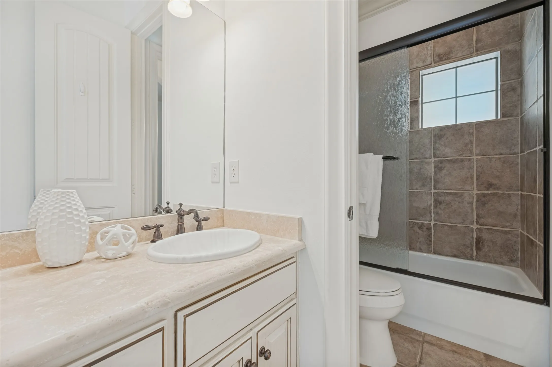 Single Family Residence For Sale in Collin County , 2105 Camden, Mc Kinney, Texas 75070, 3 Bedroom, 3 Bathroom, 2 Garage spaces, 2,778 Sqft, built in 2006, mls#21380202, Real Estate Agent in Mc Kinney, Homes For Sale in Collin county, Homes For Sale in Mc Kinney, Realtor in Mc Kinney Texas, Real Estate Brokerage Independent Realty Texas, Luminita Cordes Realtor
