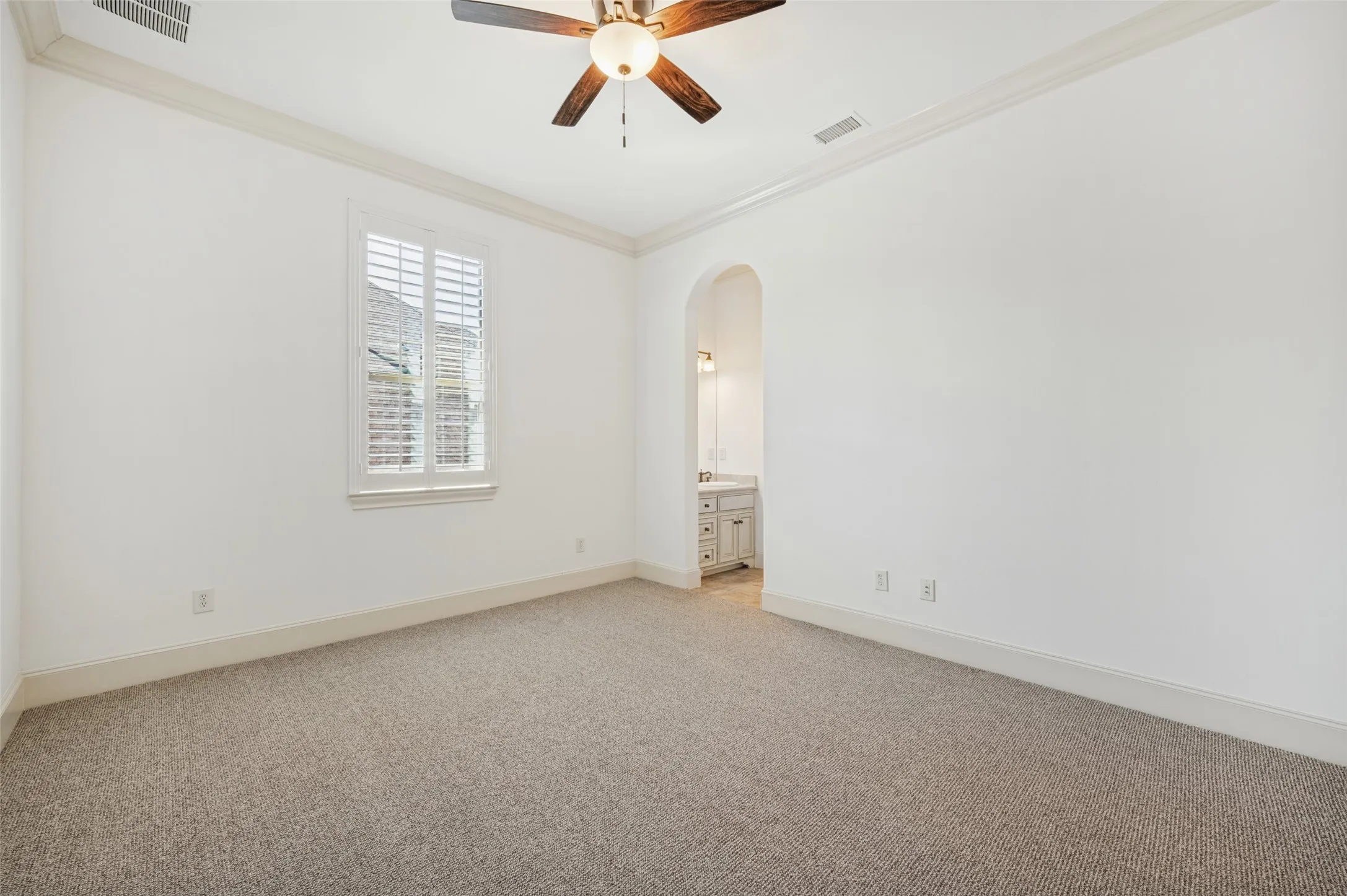 Single Family Residence For Sale in Collin County , 2105 Camden, Mc Kinney, Texas 75070, 3 Bedroom, 3 Bathroom, 2 Garage spaces, 2,778 Sqft, built in 2006, mls#21380202, Real Estate Agent in Mc Kinney, Homes For Sale in Collin county, Homes For Sale in Mc Kinney, Realtor in Mc Kinney Texas, Real Estate Brokerage Independent Realty Texas, Luminita Cordes Realtor