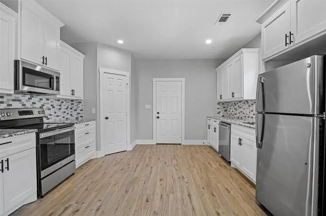 Single Family Residence For Rent in Grayson County , 516 E Heron Street, Denison, Texas 75021, 3 Bedroom, 2 Bathroom, 1 Garage spaces, 1,341 Sqft, built in 2023, mls#21393572, Real Estate Agent in Denison, Homes For Rent in Grayson county, Homes For Rent in Denison, Realtor in Denison Texas, Real Estate Brokerage Independent Realty Texas, Luminita Cordes Realtor