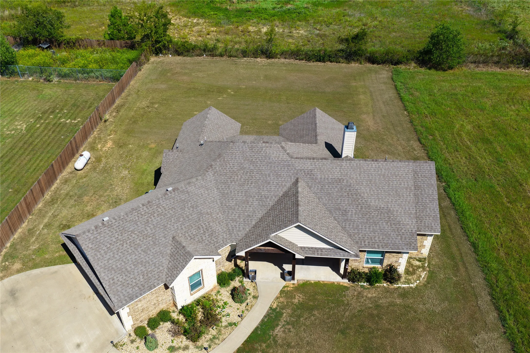 Single Family Residence For Sale in Freestone County , 207 Northline Road, Teague, Texas 75860, 3 Bedroom, 2 Bathroom, 2 Garage spaces, 1,953 Sqft, built in 2017, mls#21392337, Real Estate Agent in Teague, Homes For Sale in Freestone county, Homes For Sale in Teague, Realtor in Teague Texas, Real Estate Brokerage Independent Realty Texas, Luminita Cordes Realtor