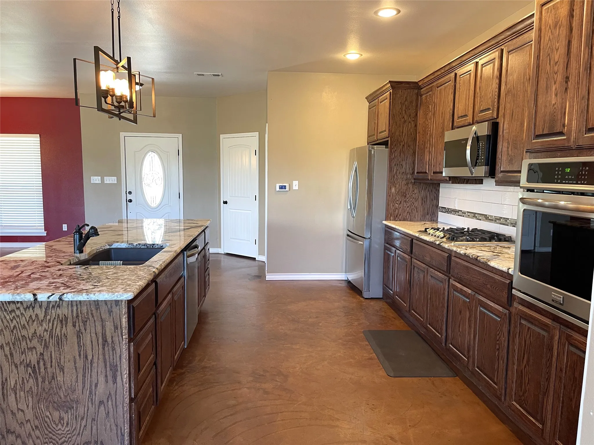 Single Family Residence For Sale in Freestone County , 207 Northline Road, Teague, Texas 75860, 3 Bedroom, 2 Bathroom, 2 Garage spaces, 1,953 Sqft, built in 2017, mls#21392337, Real Estate Agent in Teague, Homes For Sale in Freestone county, Homes For Sale in Teague, Realtor in Teague Texas, Real Estate Brokerage Independent Realty Texas, Luminita Cordes Realtor