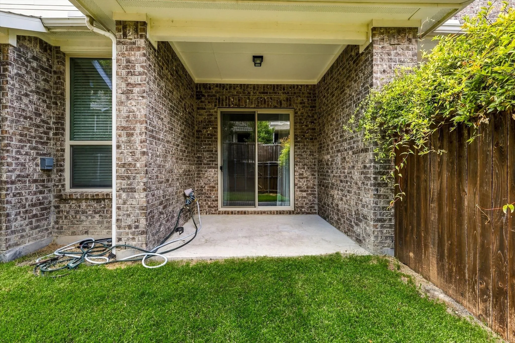Townhouse For Rent in Collin County , 17764 Agave Lane, Dallas, Texas 75252, 3 Bedroom, 3 Bathroom, 2 Garage spaces, 1,921 Sqft, built in 2017, mls#21393577, Real Estate Agent in Dallas, Homes For Rent in Collin county, Homes For Rent in Dallas, Realtor in Dallas Texas, Real Estate Brokerage Independent Realty Texas, Luminita Cordes Realtor