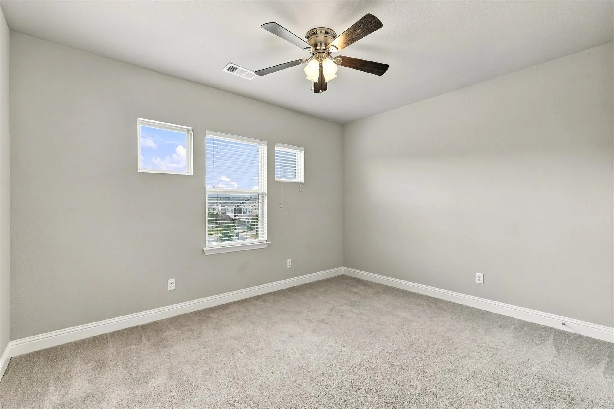 Townhouse For Rent in Collin County , 17764 Agave Lane, Dallas, Texas 75252, 3 Bedroom, 3 Bathroom, 2 Garage spaces, 1,921 Sqft, built in 2017, mls#21393577, Real Estate Agent in Dallas, Homes For Rent in Collin county, Homes For Rent in Dallas, Realtor in Dallas Texas, Real Estate Brokerage Independent Realty Texas, Luminita Cordes Realtor