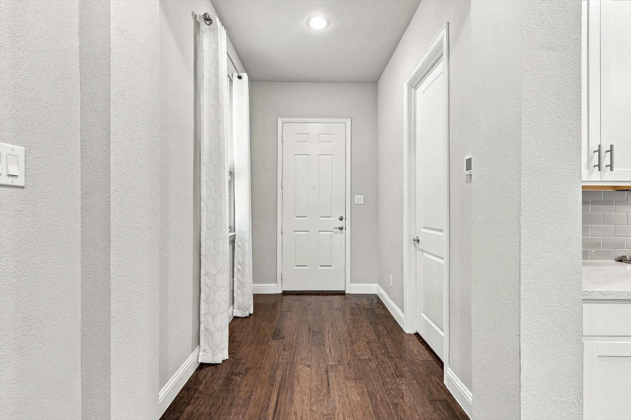 Townhouse For Rent in Collin County , 17764 Agave Lane, Dallas, Texas 75252, 3 Bedroom, 3 Bathroom, 2 Garage spaces, 1,921 Sqft, built in 2017, mls#21393577, Real Estate Agent in Dallas, Homes For Rent in Collin county, Homes For Rent in Dallas, Realtor in Dallas Texas, Real Estate Brokerage Independent Realty Texas, Luminita Cordes Realtor